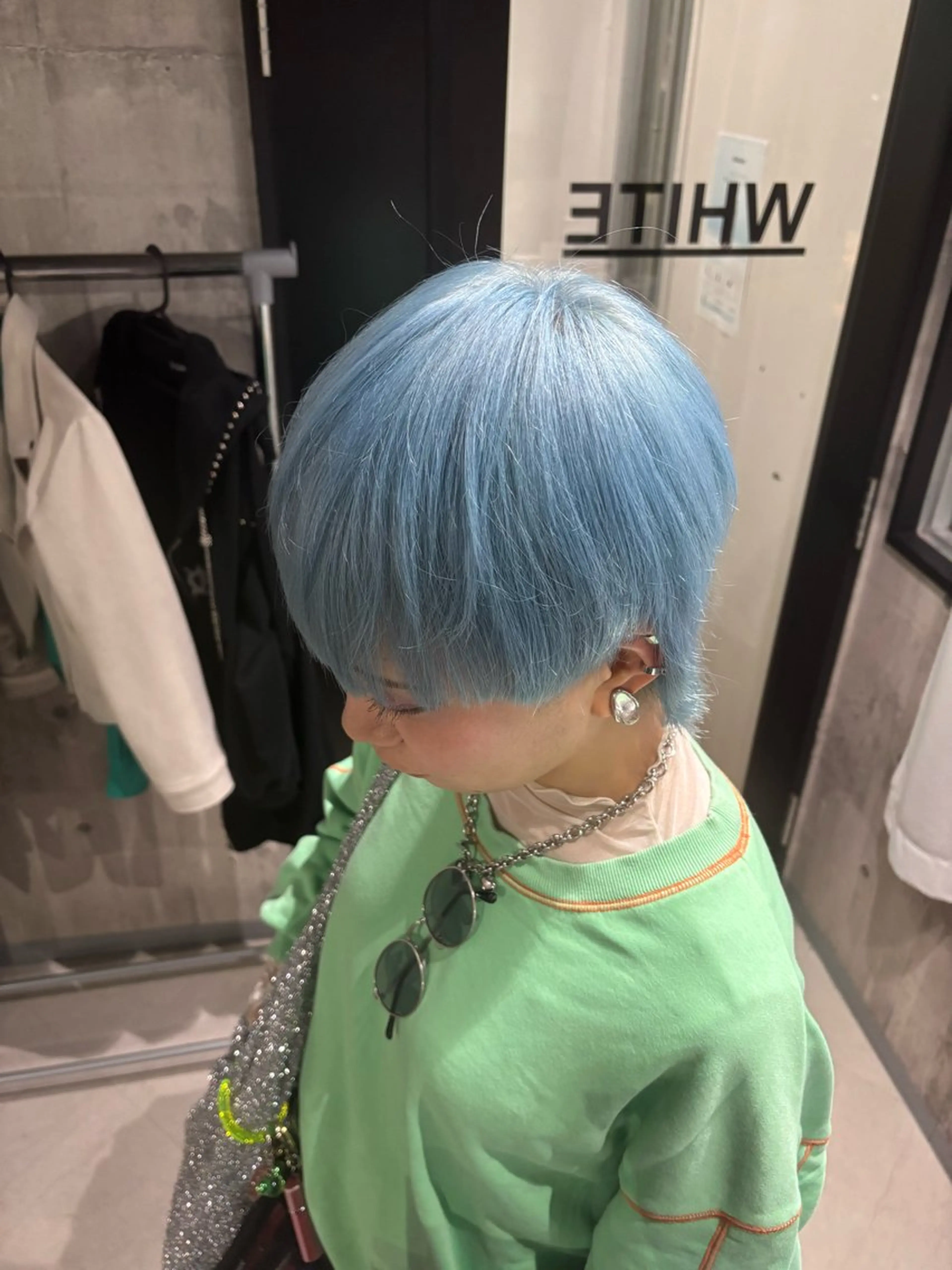 ショート カラー ブルーカラー カット ヘアカラー _WHITE / KENTOのヘアスタイル
