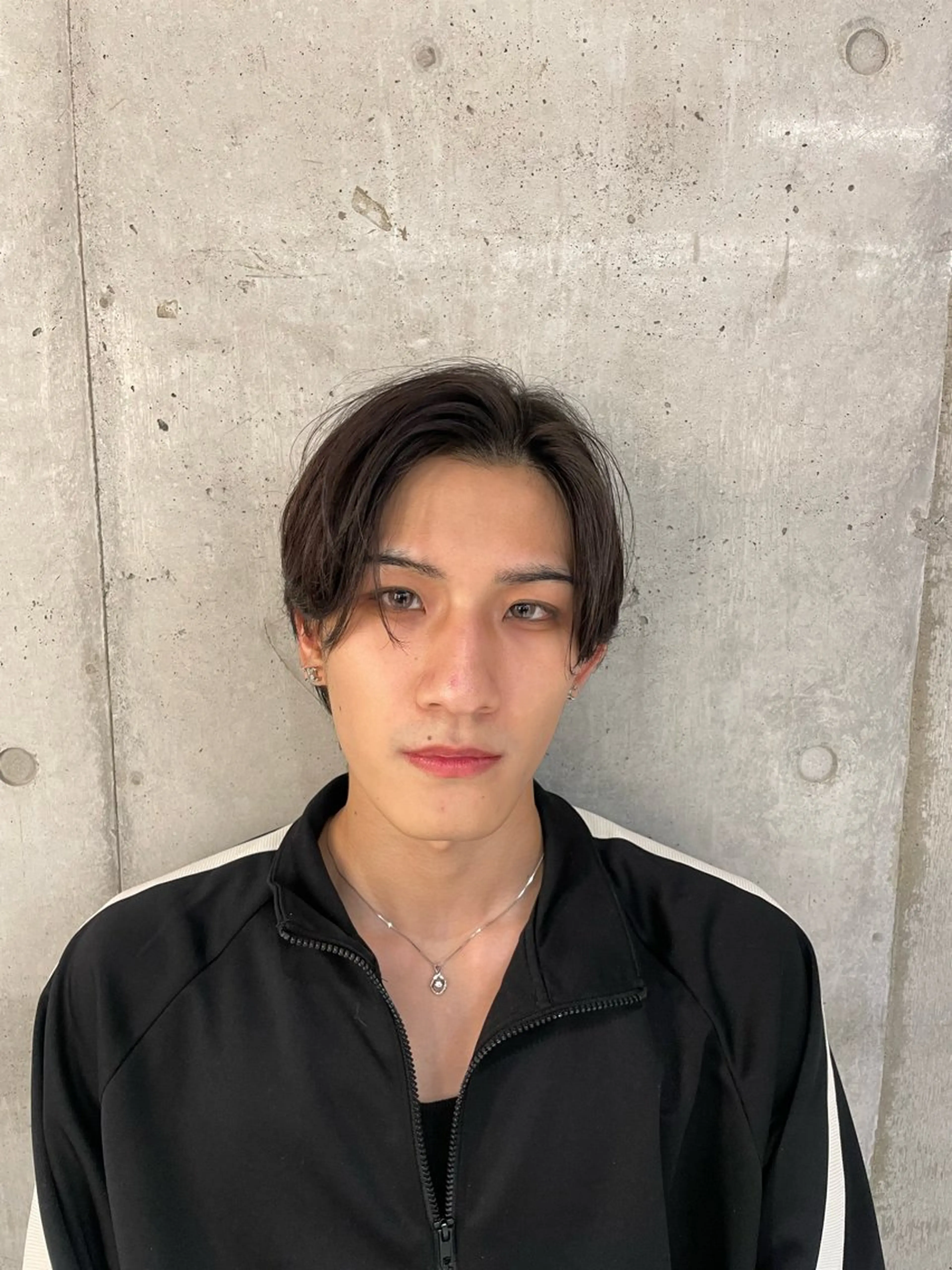 ショート メンズ センターパート 岩崎 唯人のヘアスタイル