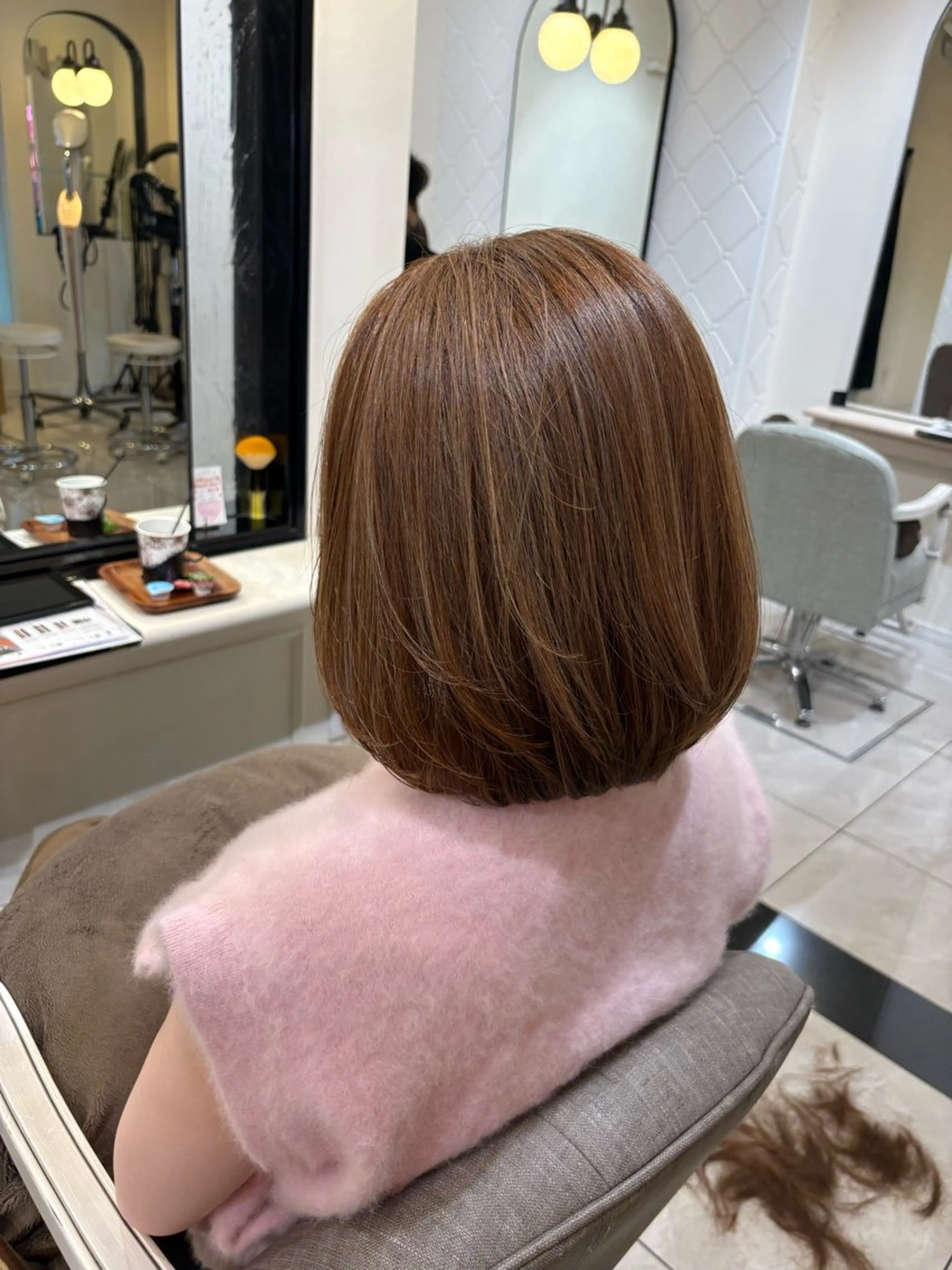 ミディアム カラー カット ヘアカラー トリートメント 濱田輝レイヤー 韓国風 ハイトーンのヘアスタイル