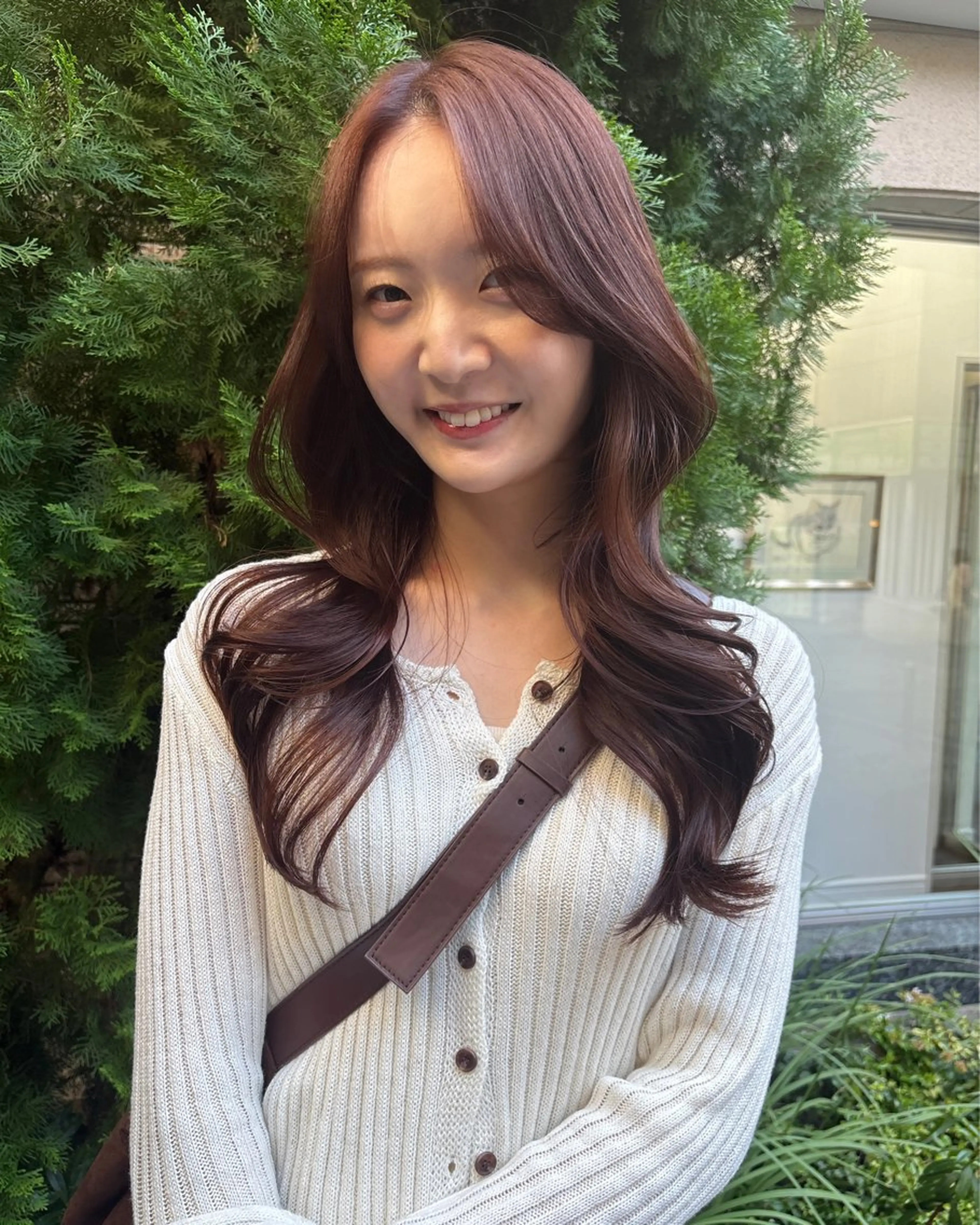 ミディアム 顔周りカット 似合わせカット カット ヘアカラー トリートメント 梅田/レイヤーカット /ミルクティーカラーのヘアスタイル