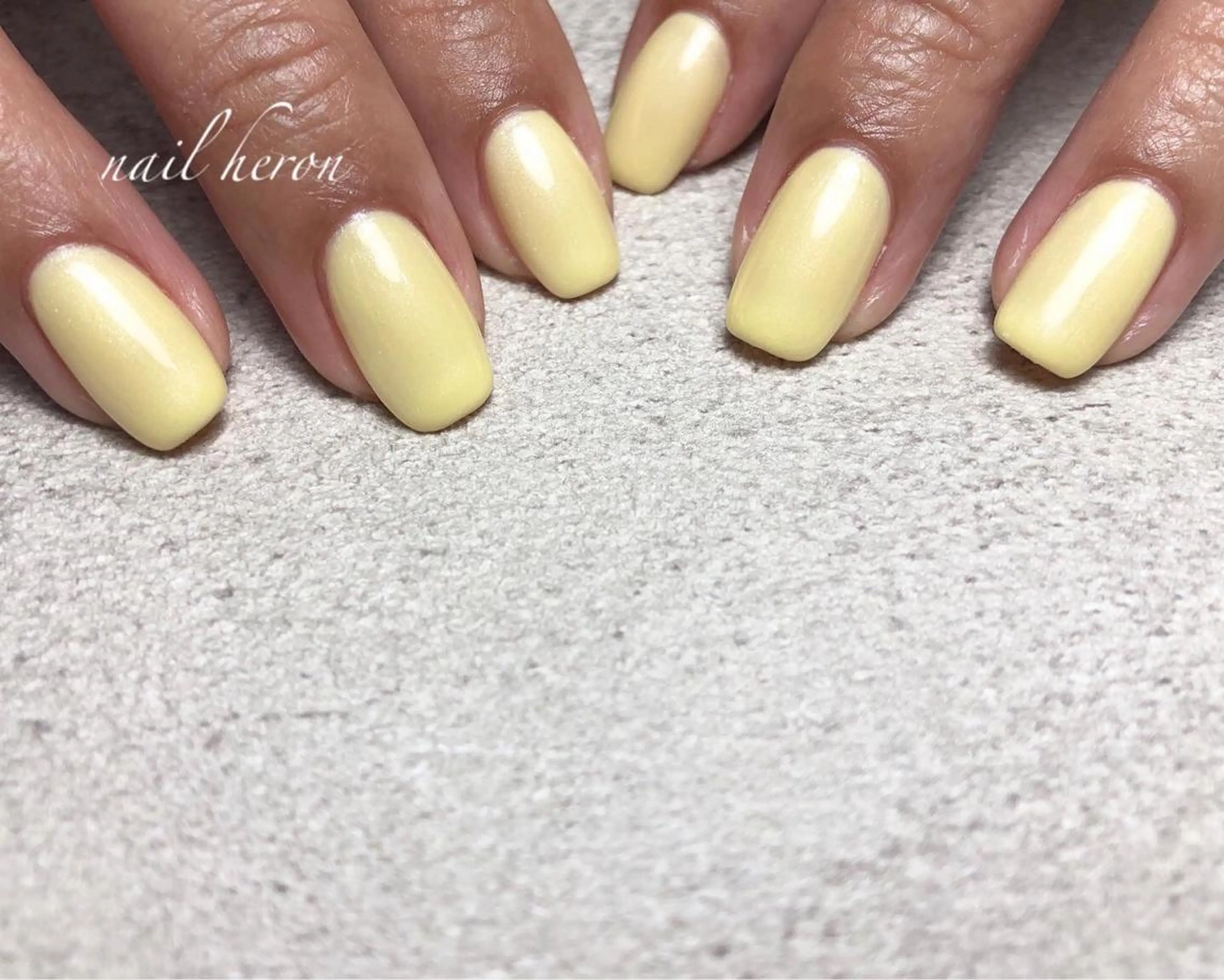 ネイル 黄色 ハンドネイル saki_ nail heronのネイルデザイン
