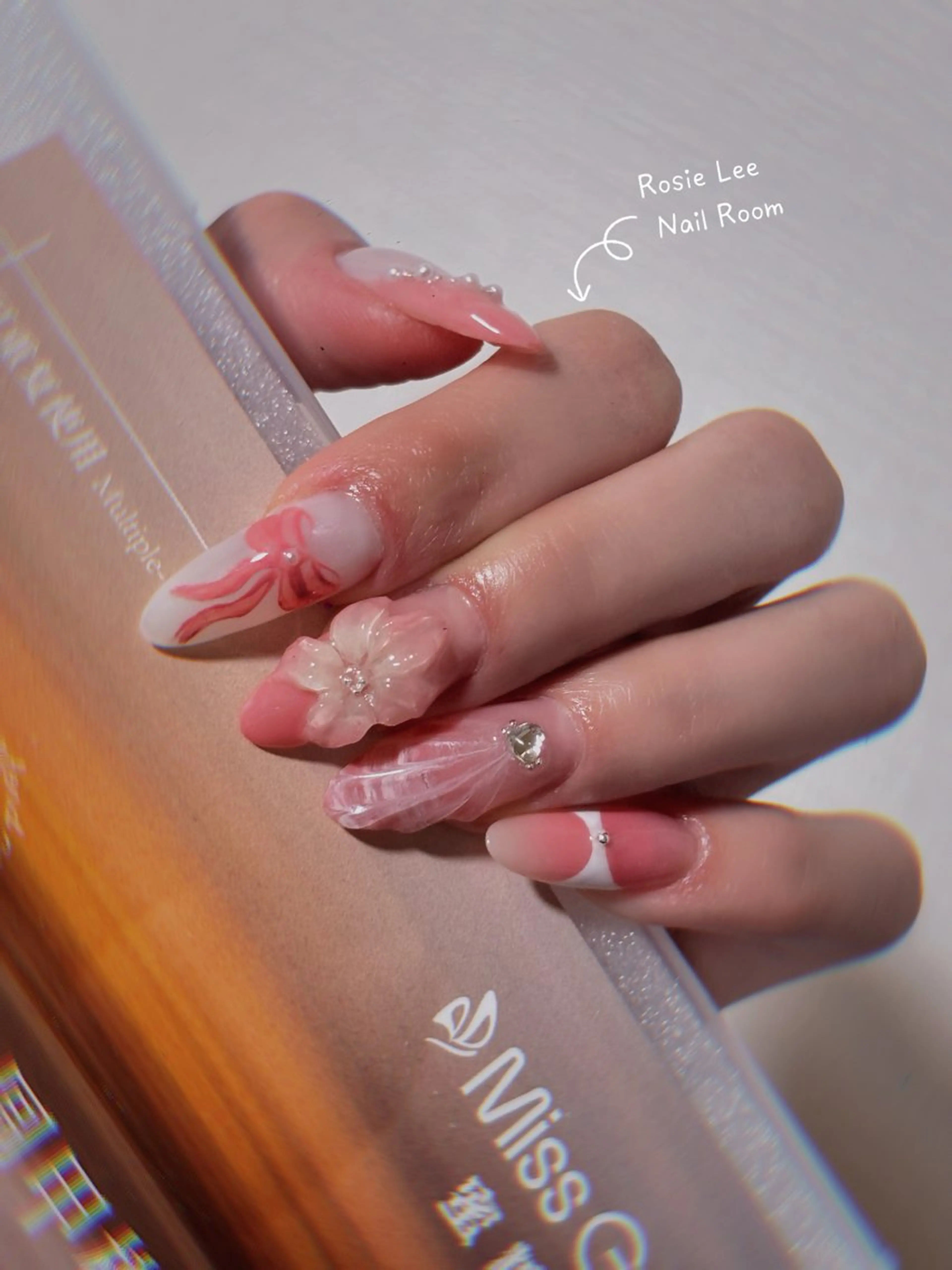ネイル ROSIE LEEのネイルデザイン