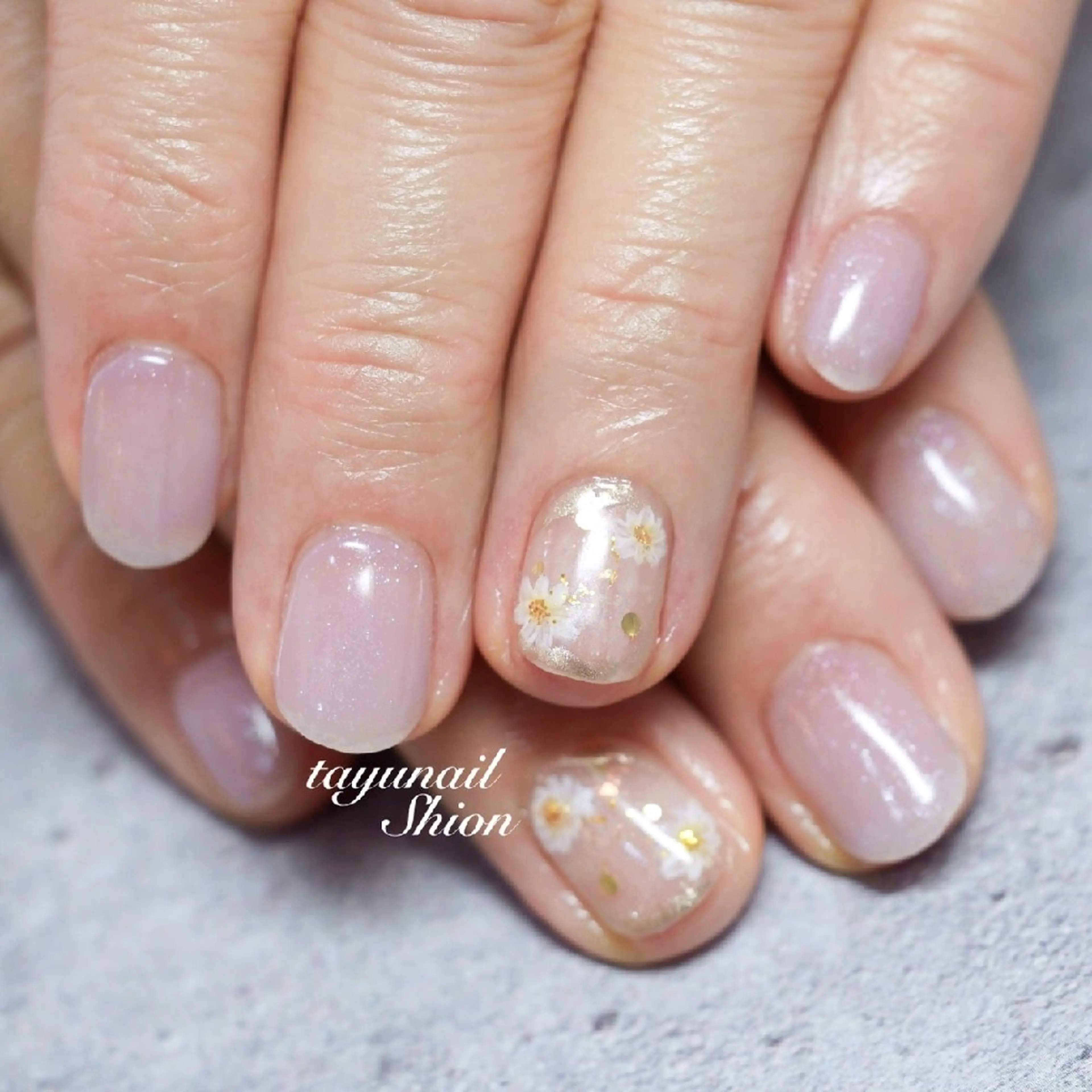 ネイル アートネイル ブルー フラワーネイル ジェルネイル ラメ(グリッター) ネイルサロン 【たゆnail】のネイルデザイン