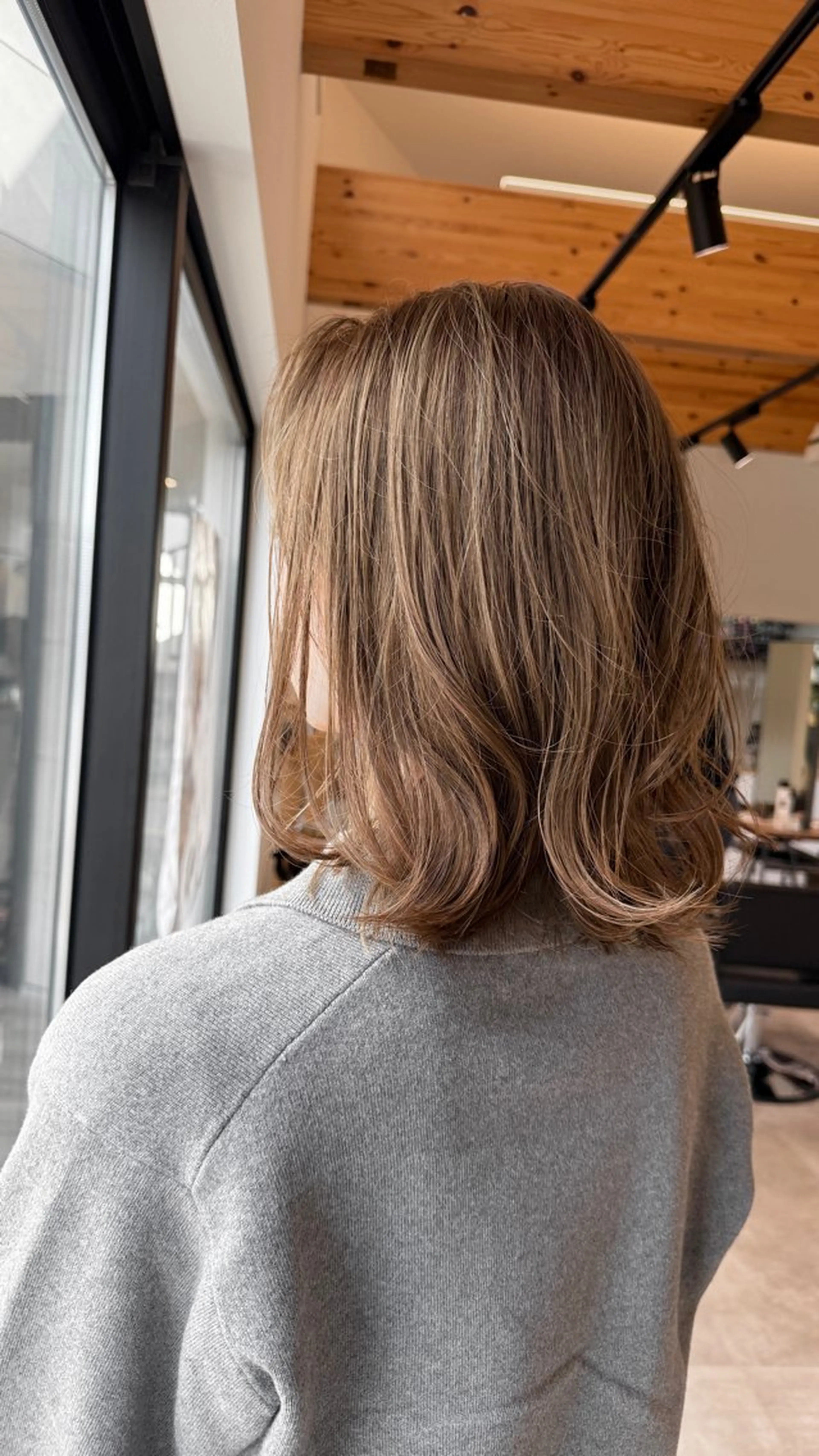 ミディアム HANA by RIZのヘアスタイル