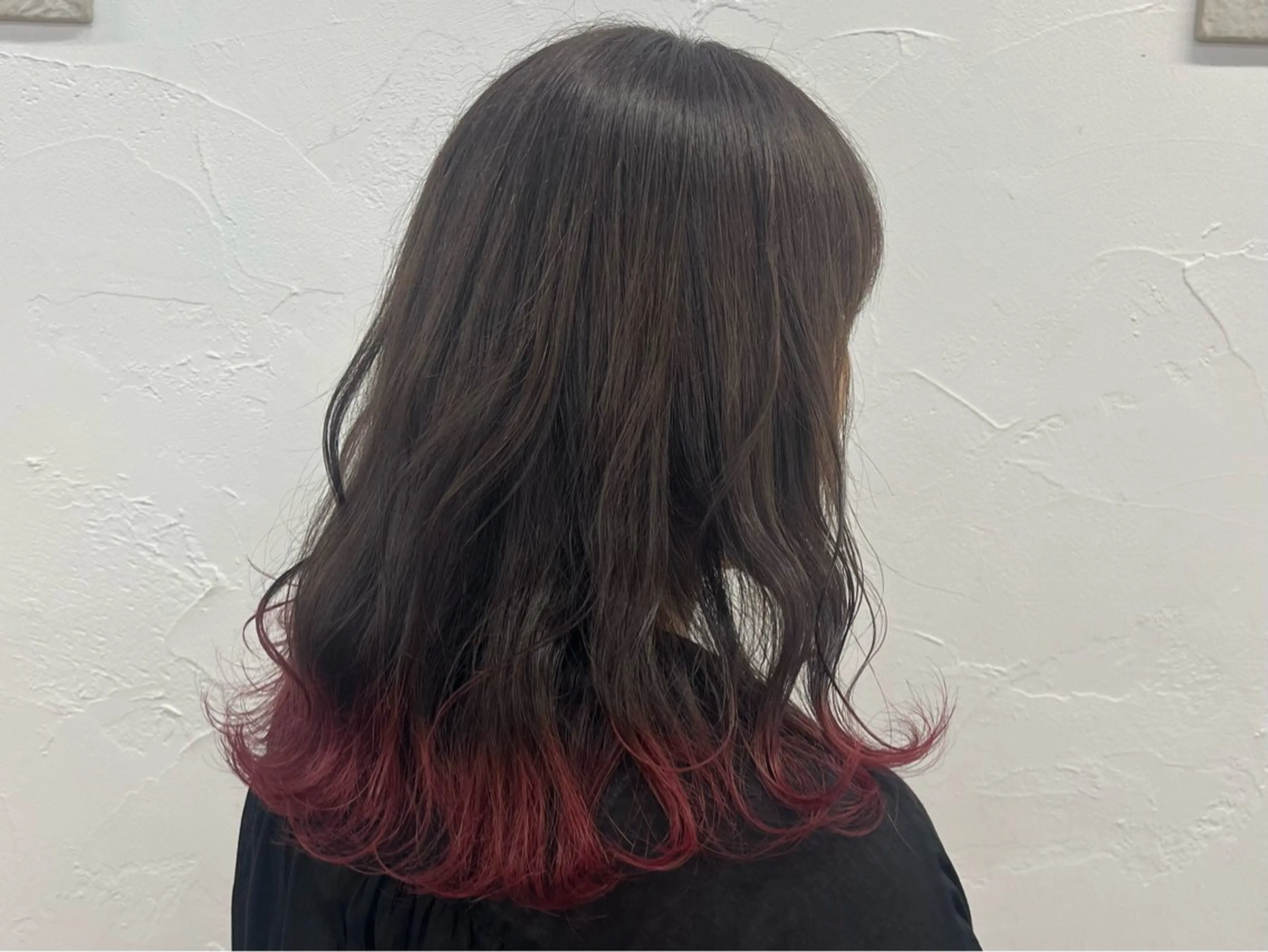 ロング カラー ブリーチ レッドカラー カット ヘアカラー トリートメント YUZUKI/艶カラ ー/丸みショートのヘアスタイル