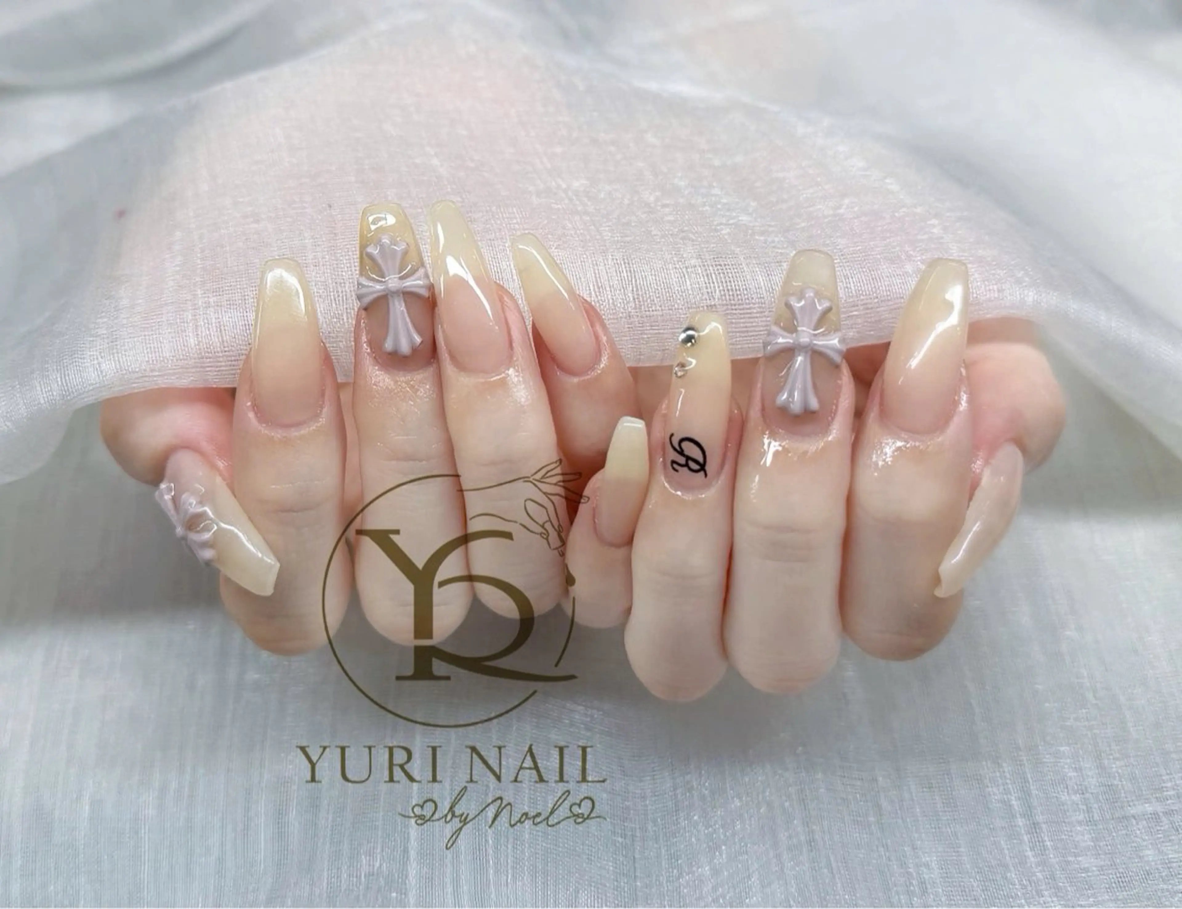 ネイル ハンドネイル フットネイル ハンドケア YURI Nail NARITAのネイルデザイン