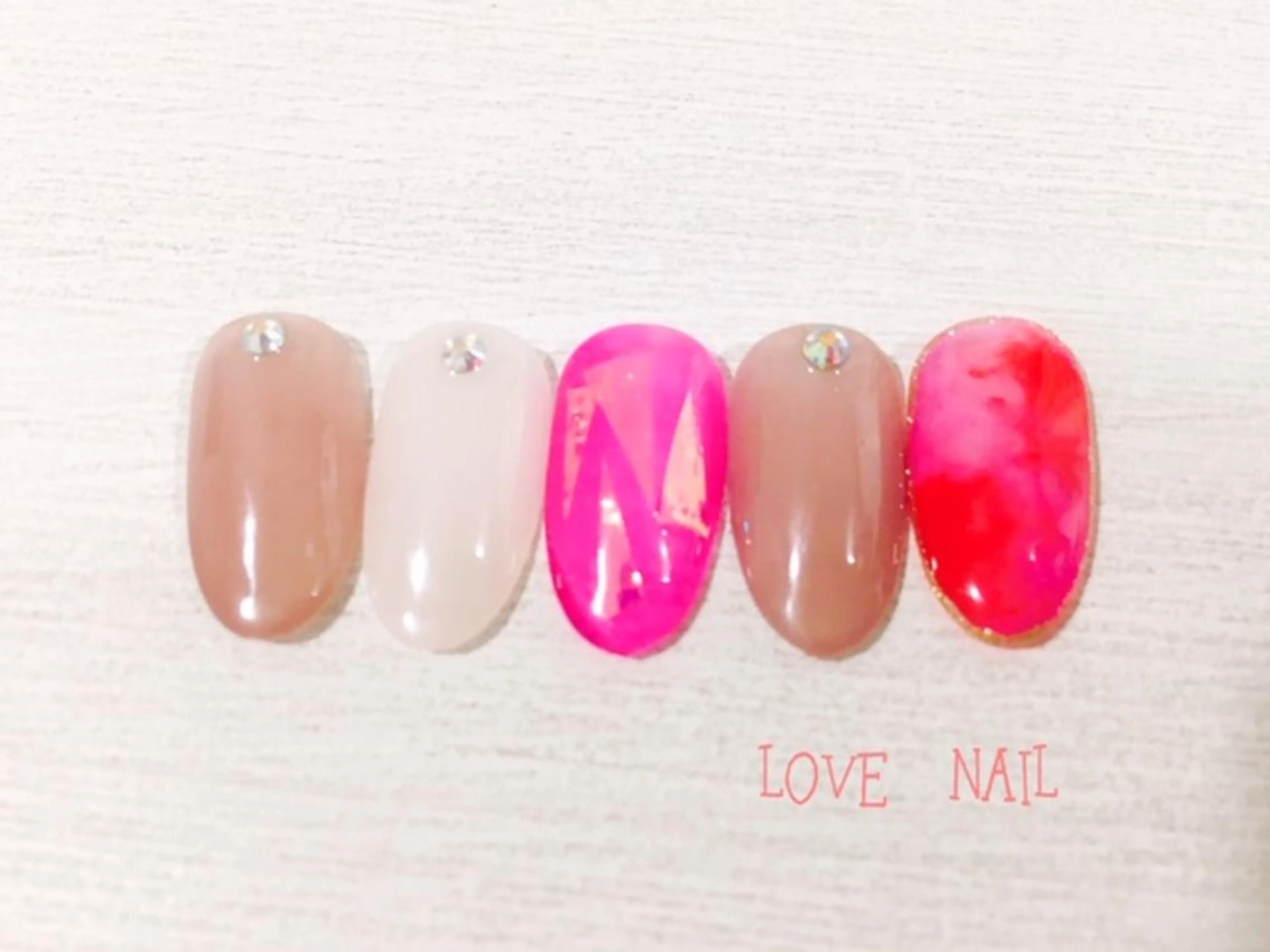 ネイル LOVE NAIL 💕Sonoのネイルデザイン
