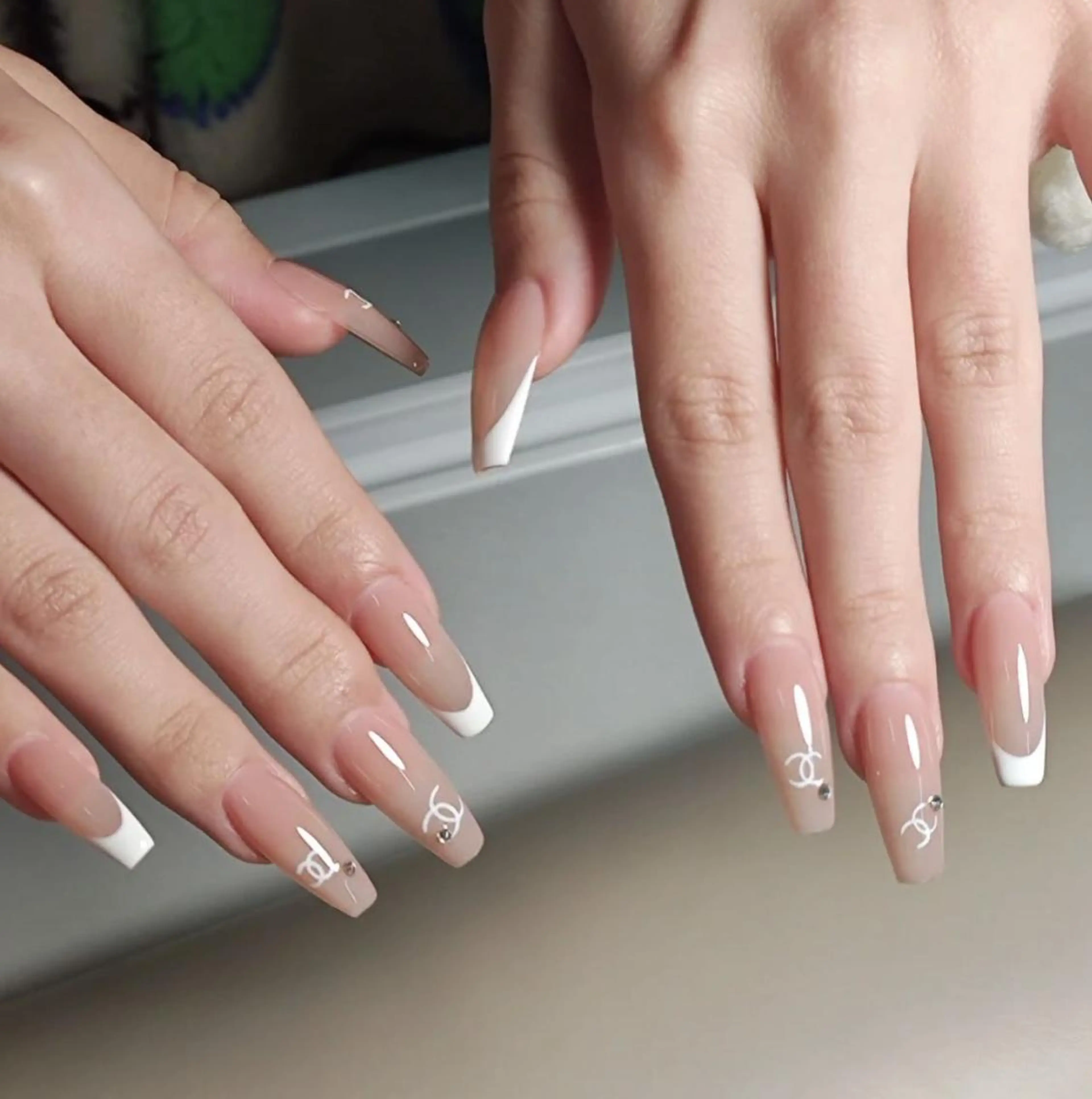 ネイル 長さ出し ネイルチップ Queens マオのネイルデザイン