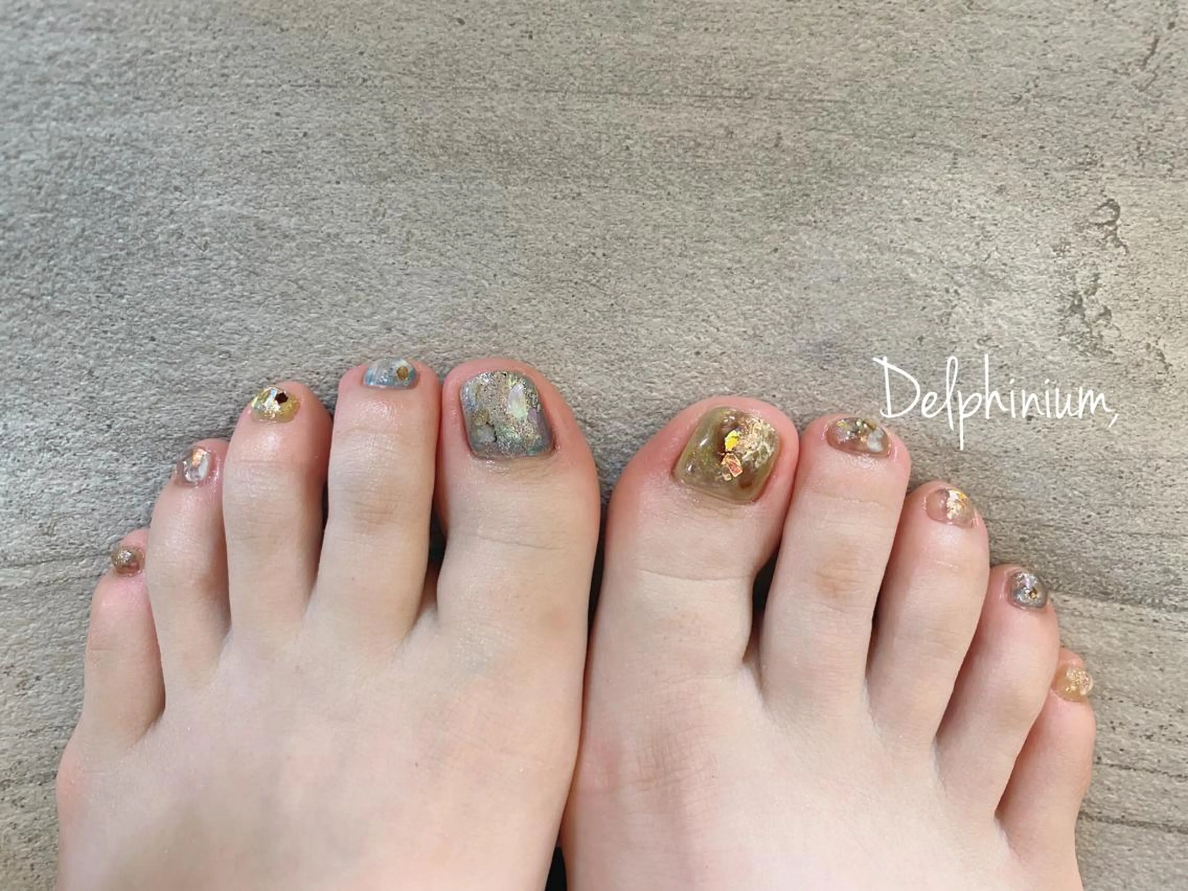 ネイル フットネイル ニュアンスネイル 岡本 友恵のネイルデザイン