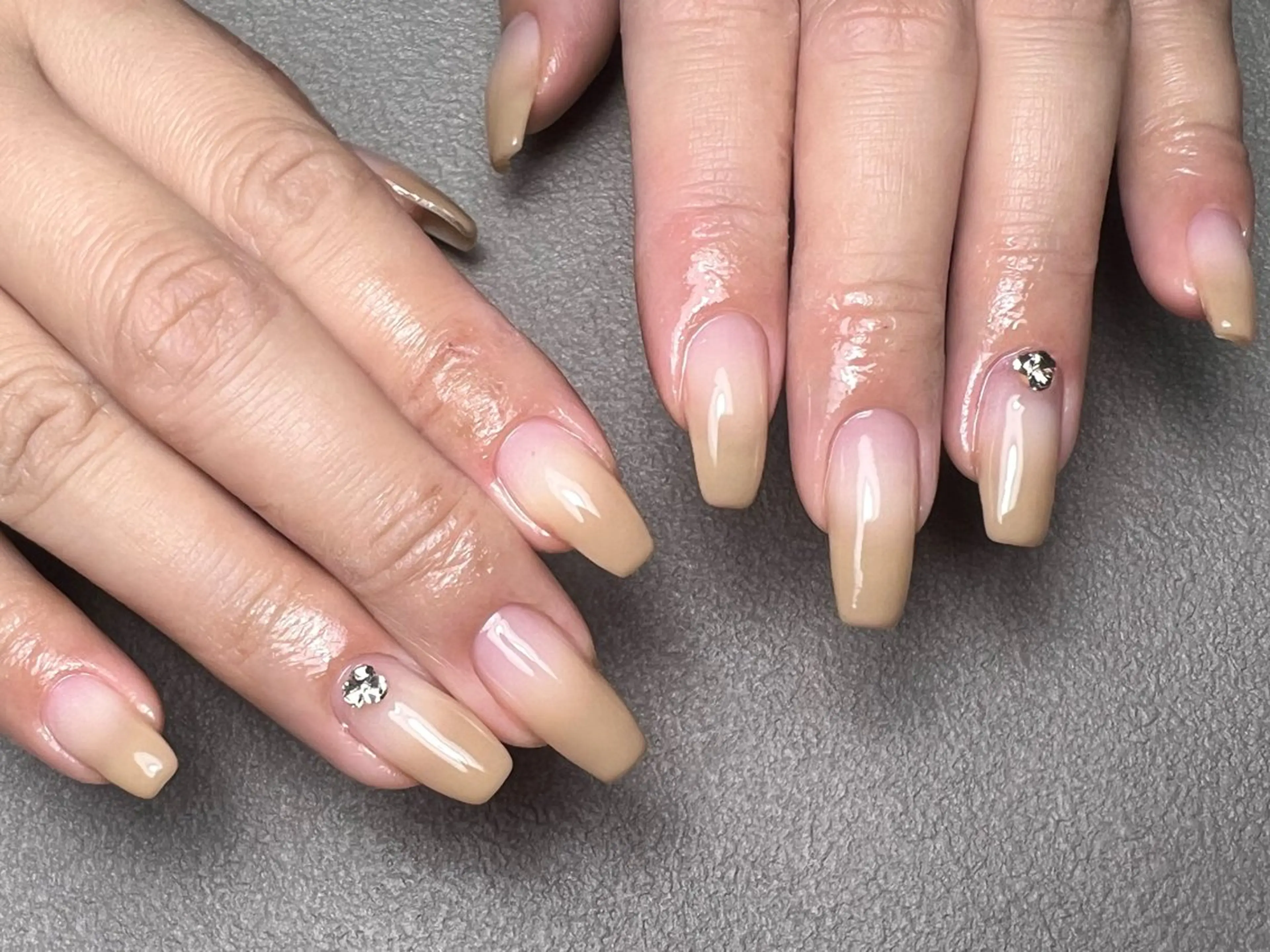 ネイル ストーンネイル private salon Lem.所属・Lem. Sayaのネイルデザイン