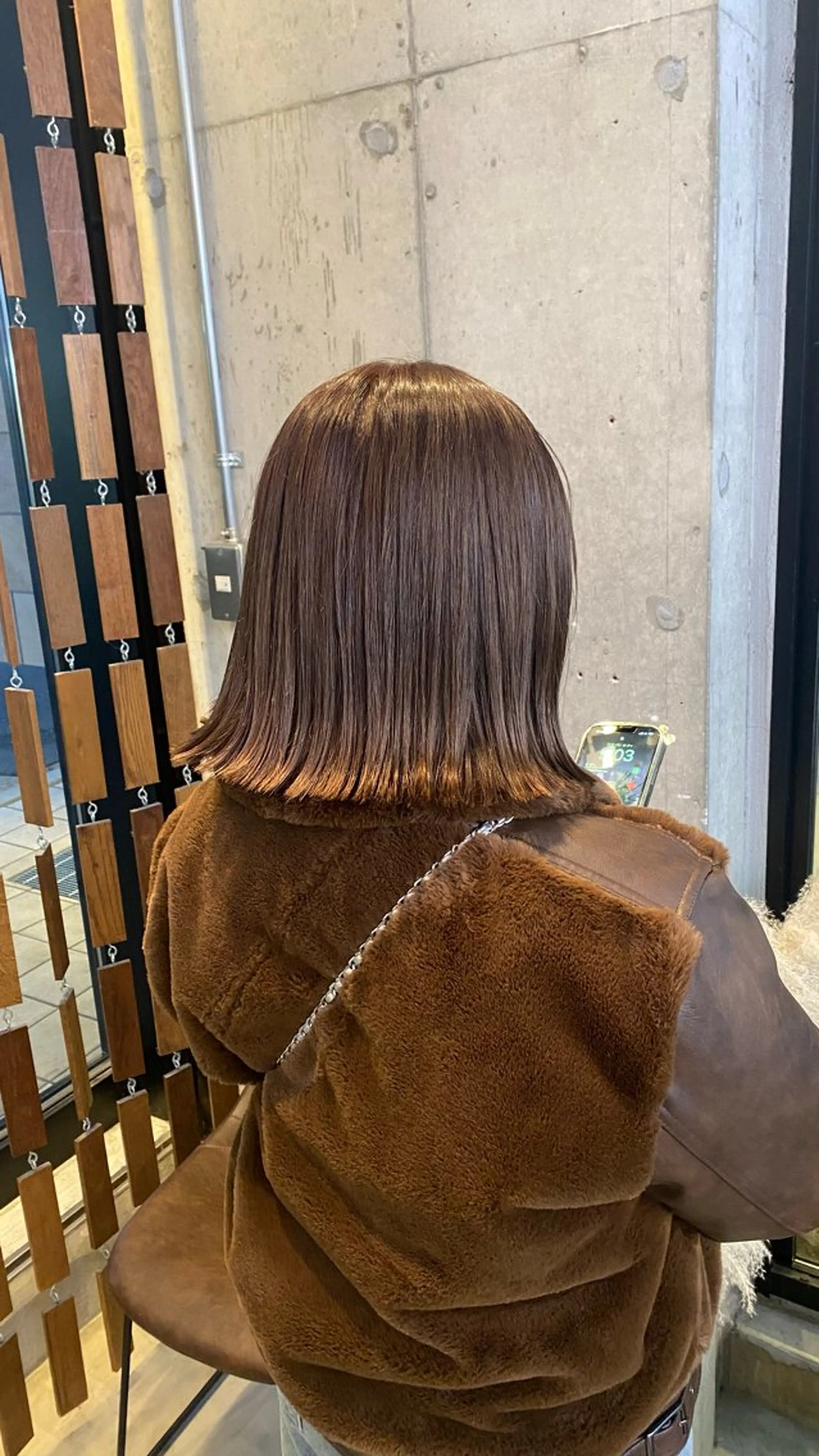 ミディアム カラー グレージュ カット ヘアカラー 佐々木 彩乃のヘアスタイル