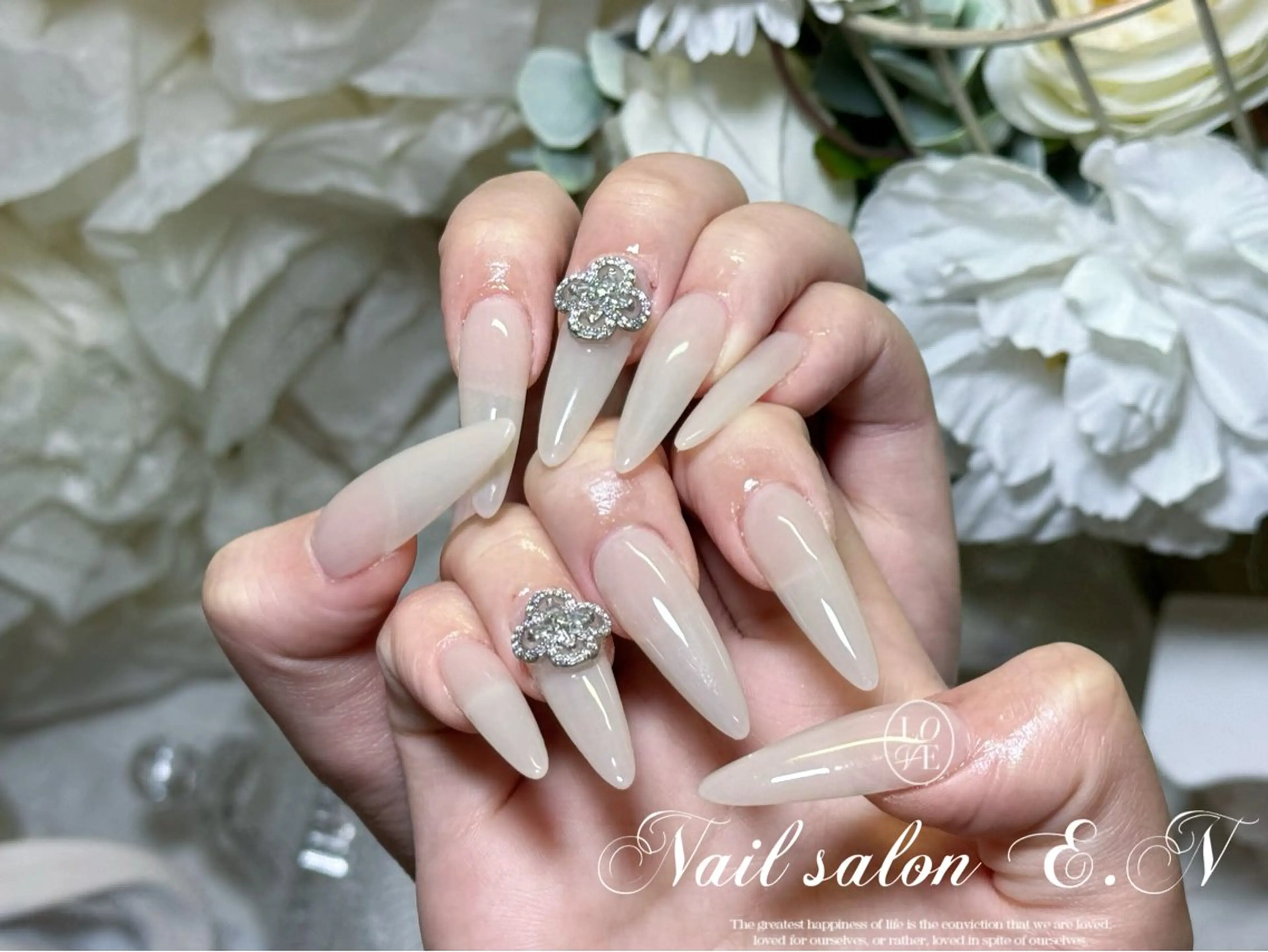 【ジェルオフ無料】チップ長さ出しワンカラー/ラメグラデ＋アパーツ2個の写真