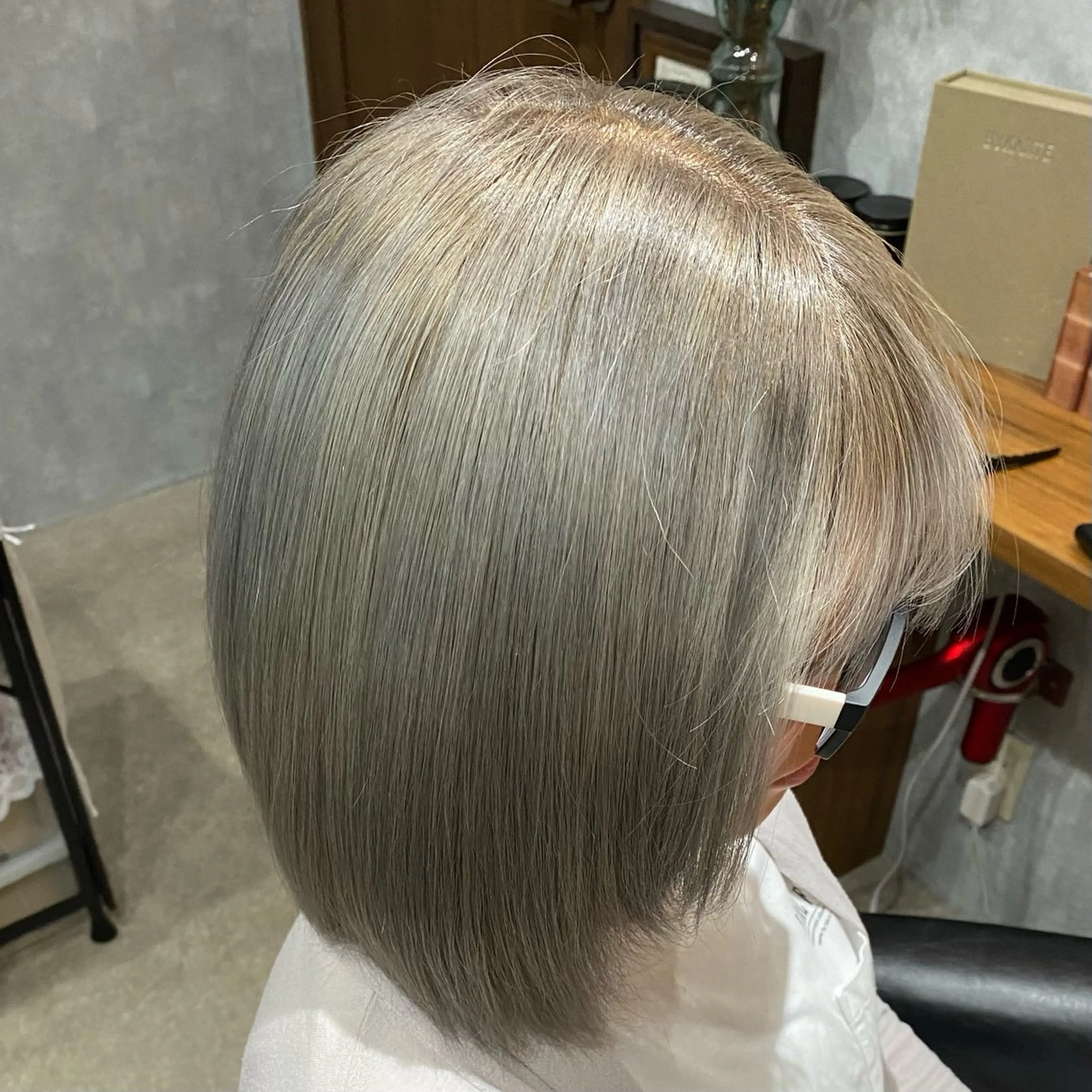 カラー 今枝莉菜 上品なツヤカラーのヘアスタイル