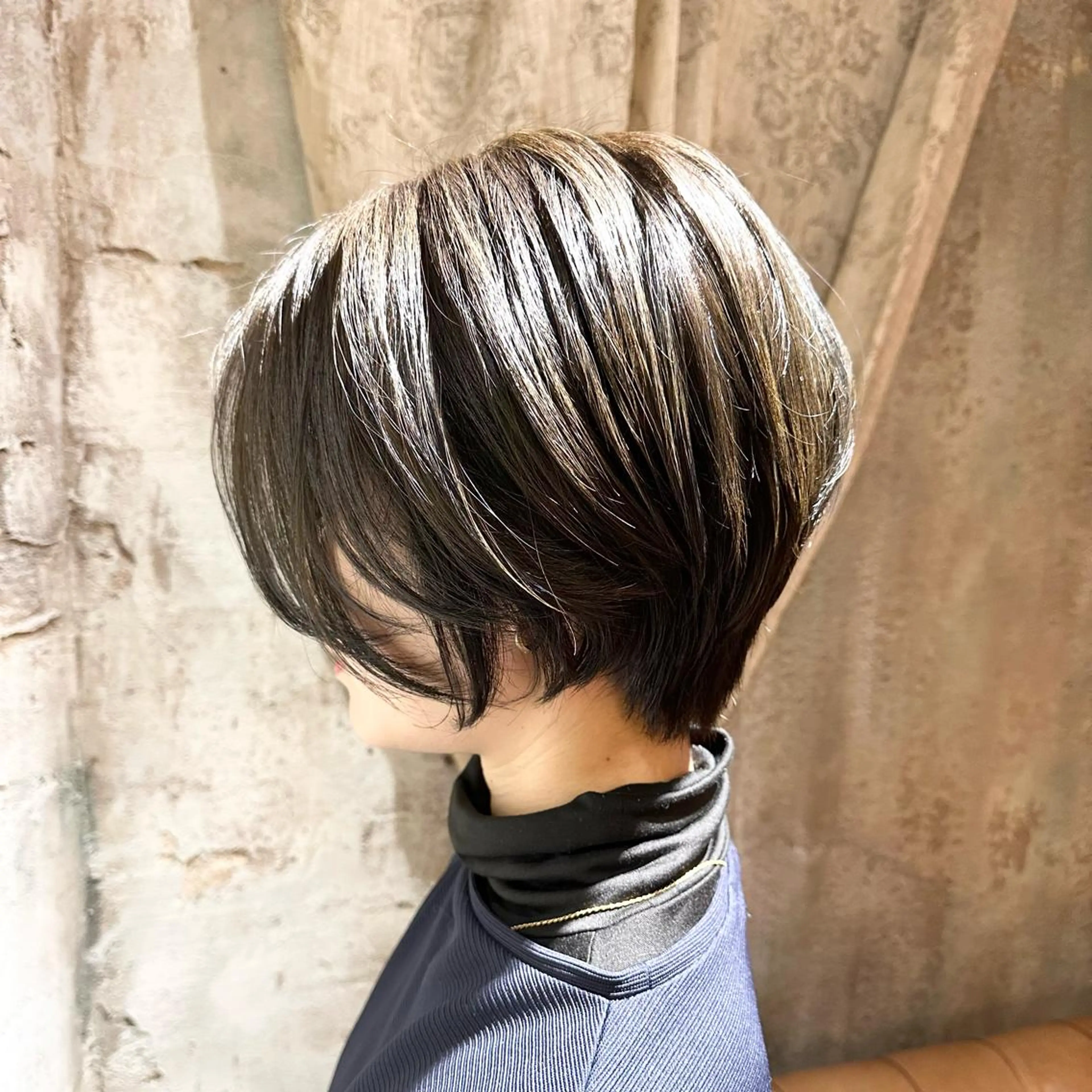 ショート カラー ハンサムショート ハイライトカラー ハイライト ショートヘア Memoriese 表参道のヘアスタイル