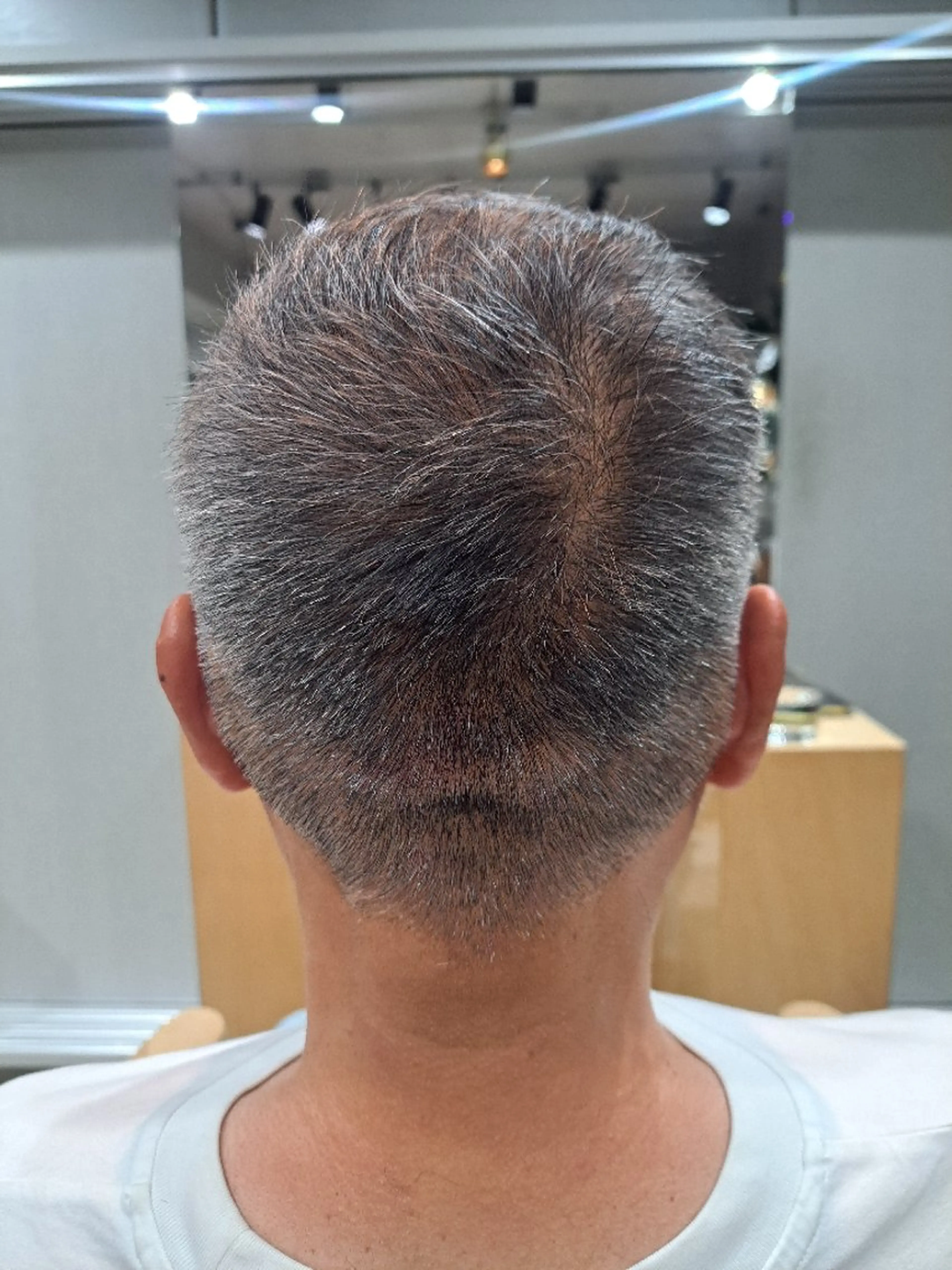 ショート クボ タのヘアスタイル