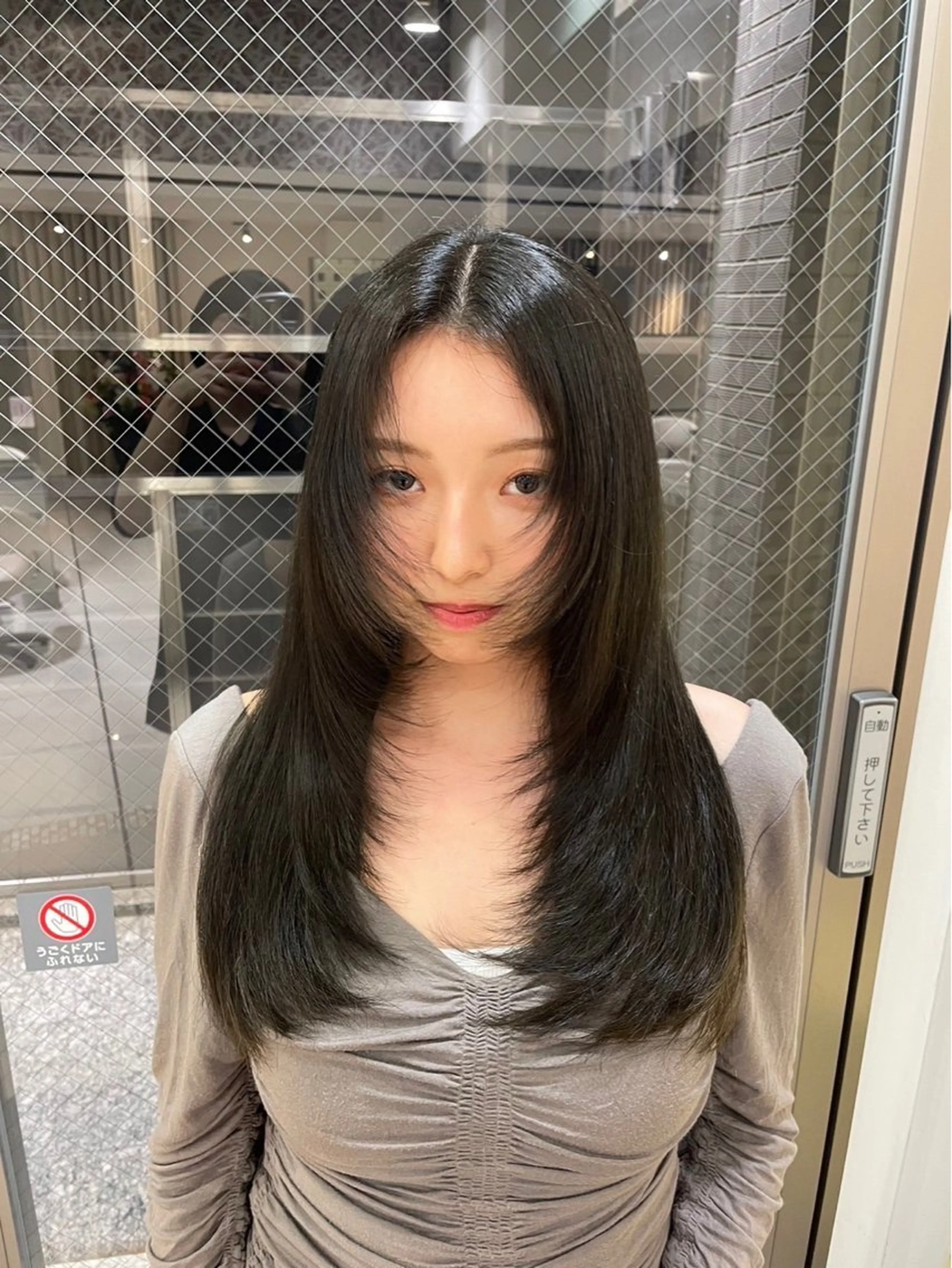 ロング アッシュ トリートメント まるやま ひなこ/艶髪カラーのヘアスタイル