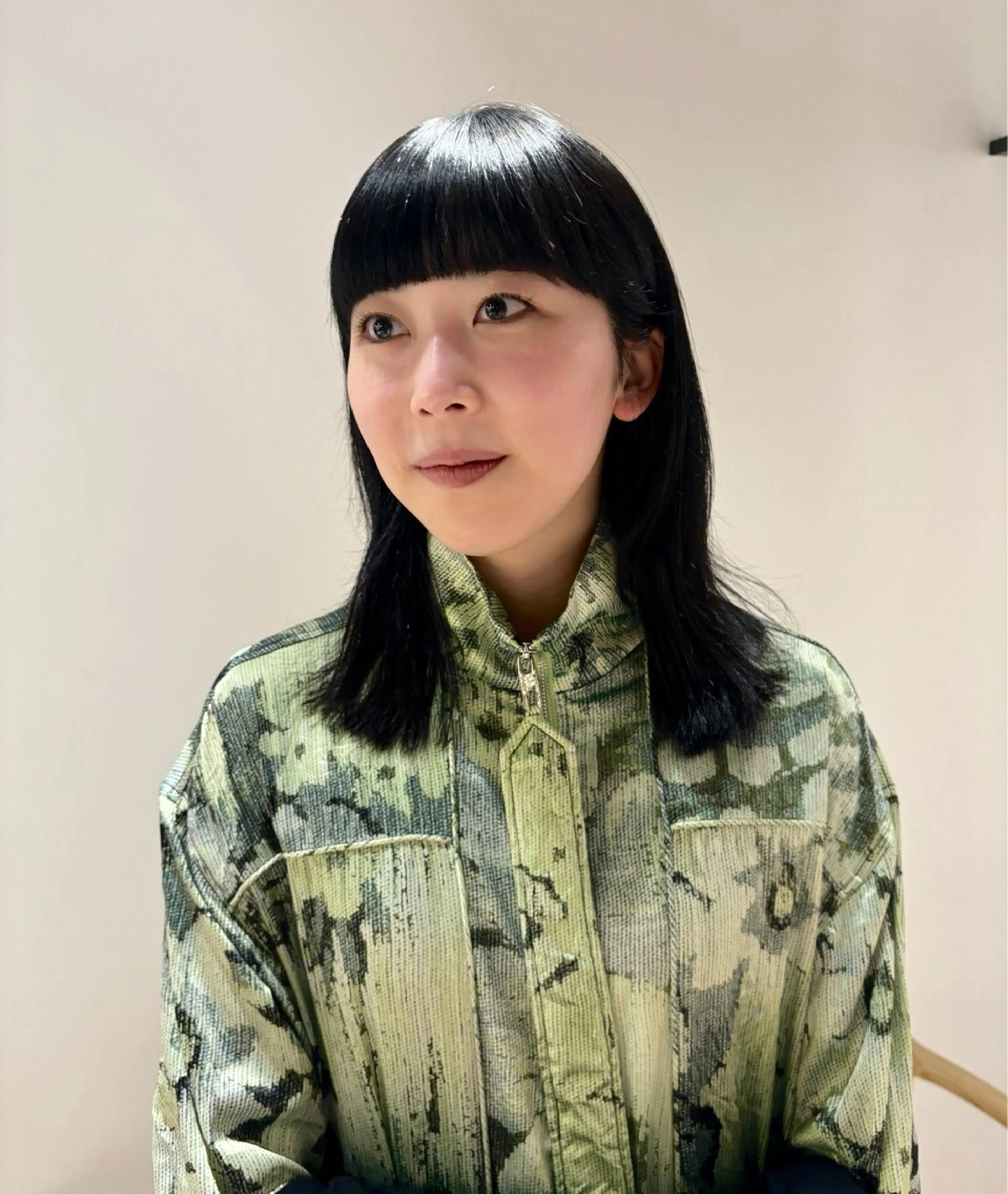 セミロング ワイドバング カット やまもと さえのヘアスタイル