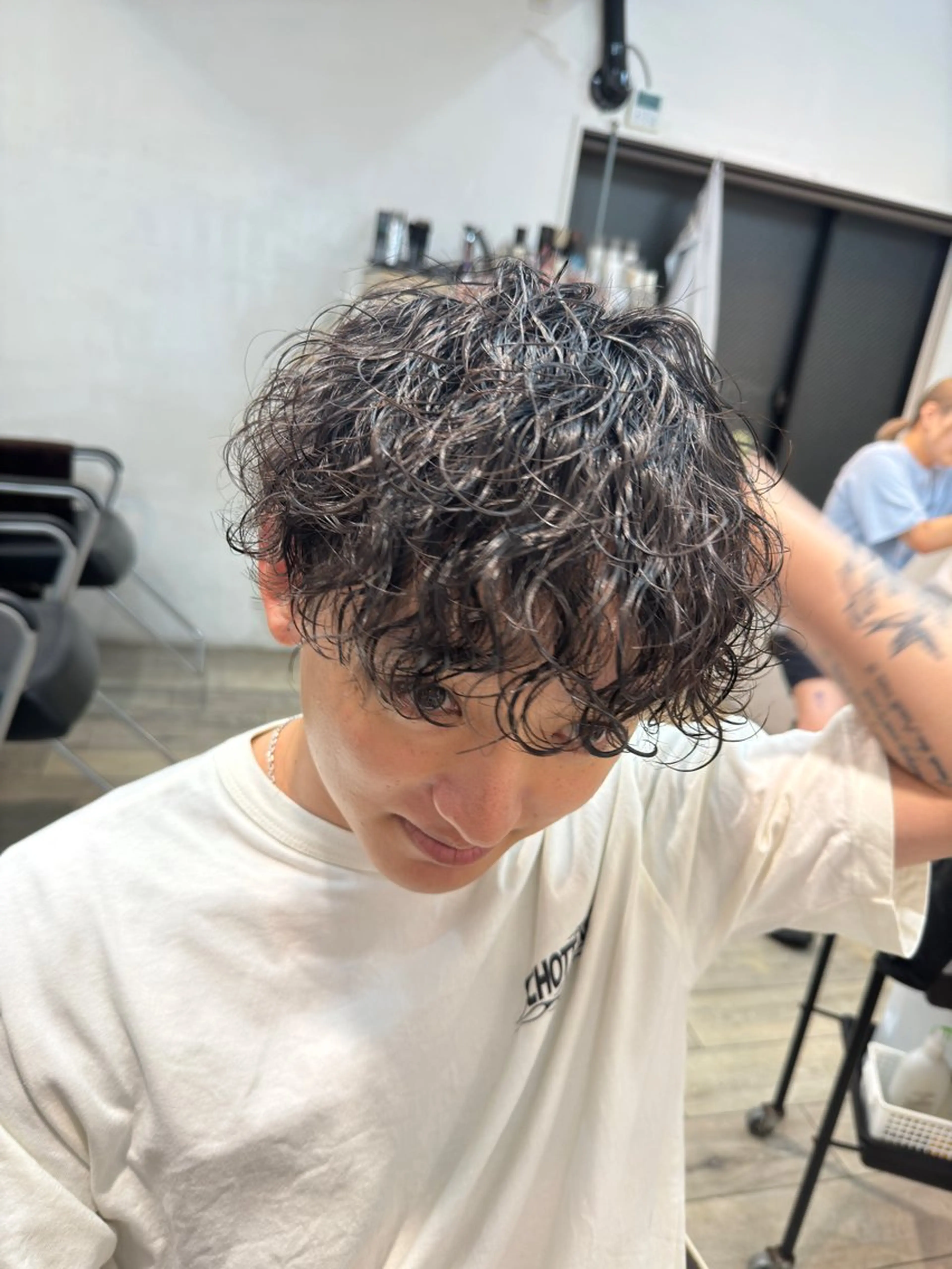 【新規限定】メンズ必見！【眉カット付き】メンズカット＋波巻きパーマ＋ケアトリートメントの写真