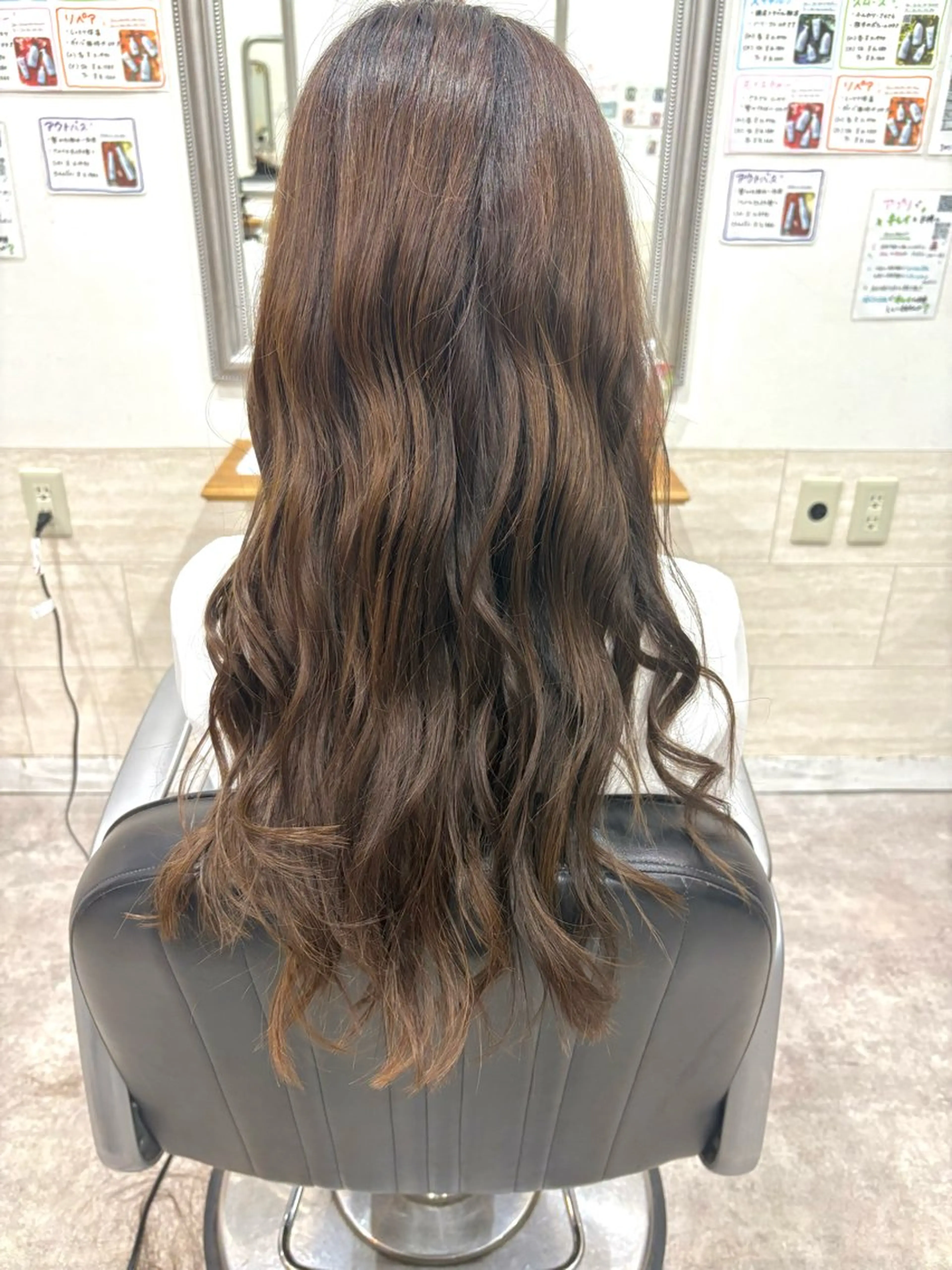 ロング 堀川 希歩のヘアスタイル