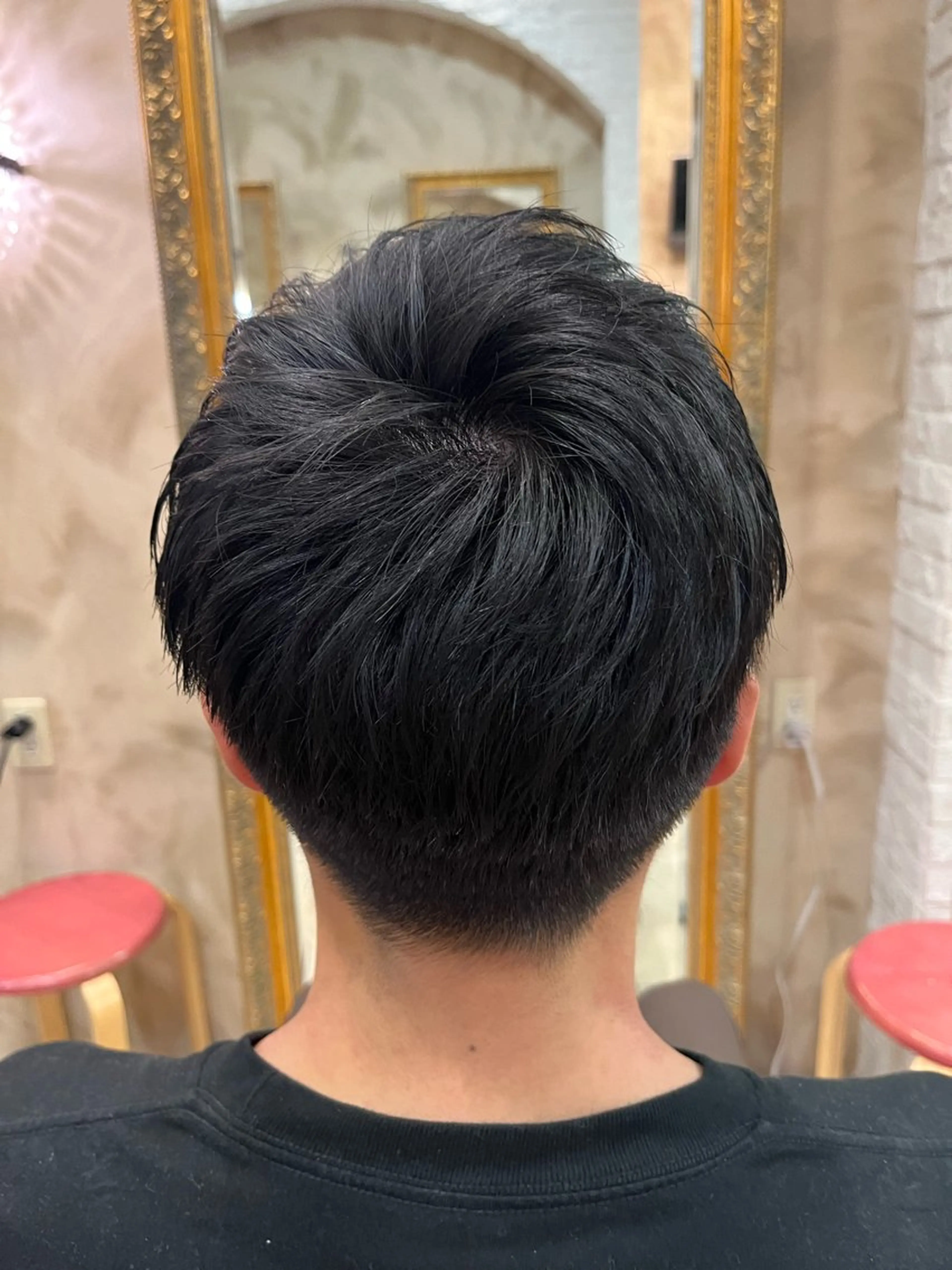 メンズ 亀井 美里のヘアスタイル