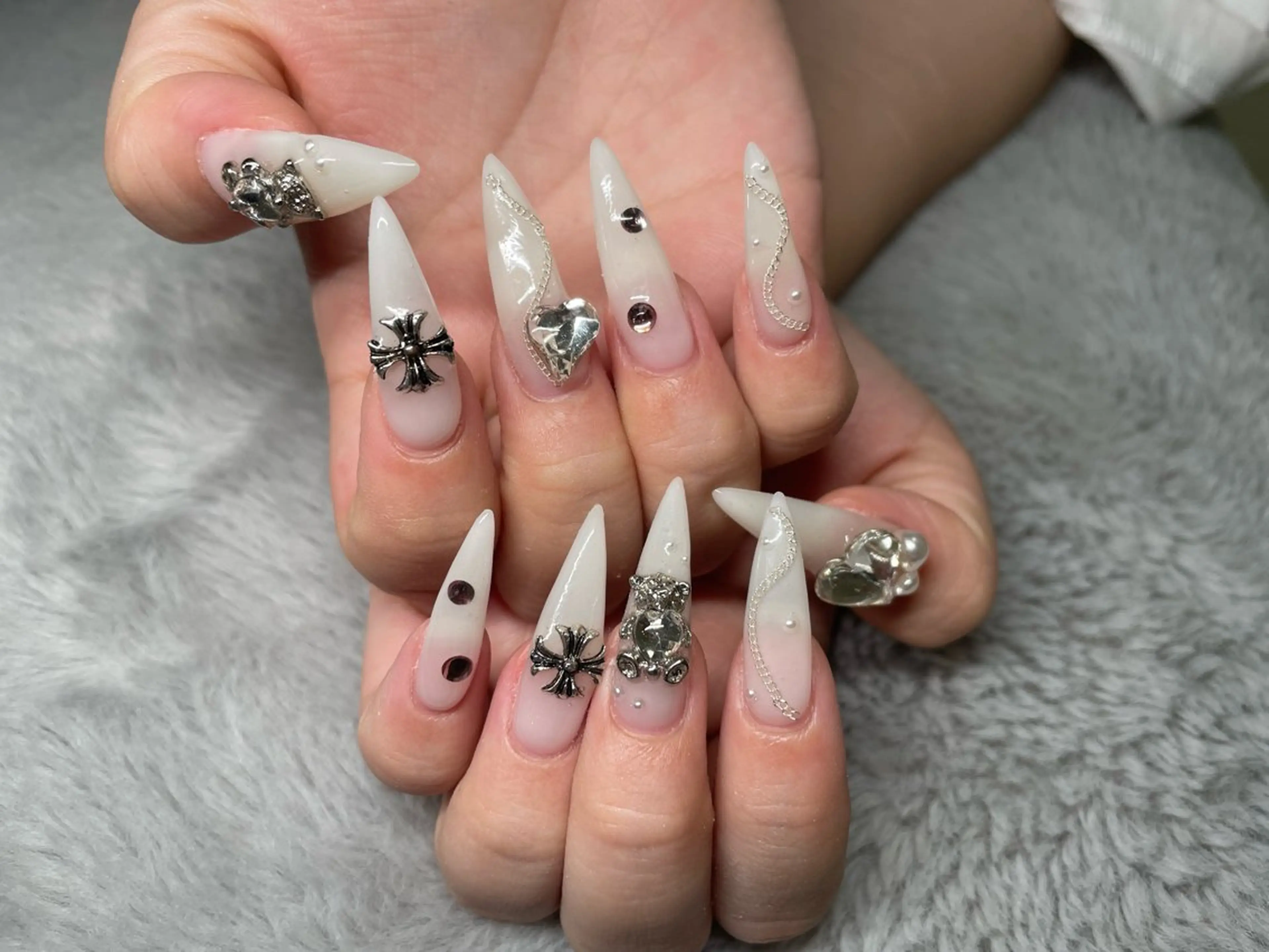 ネイル Roi〈ロワ〉 Akariのネイルデザイン