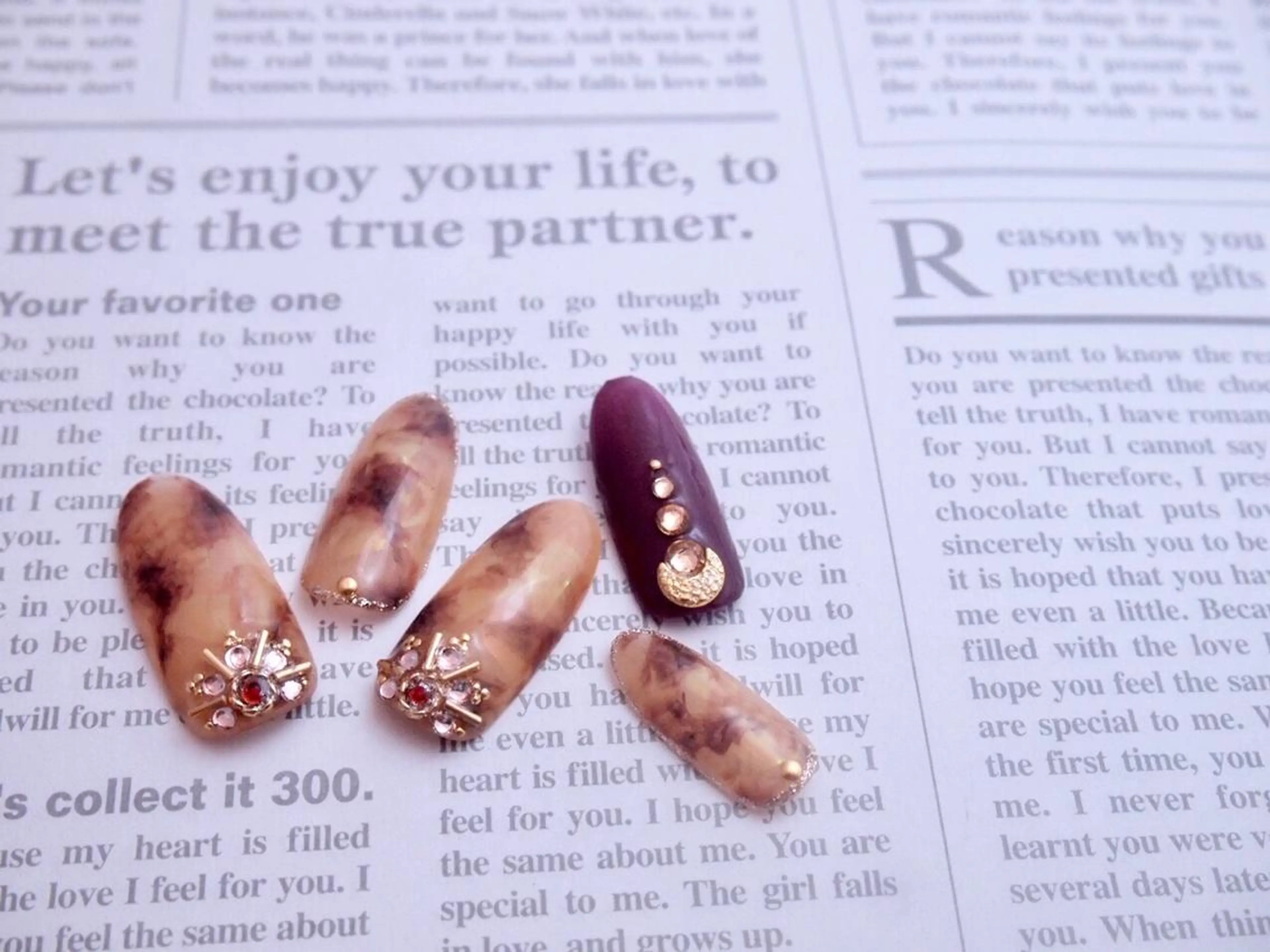 ネイル オーロラネイル べっ甲ネイル NAIL'S MODAのネイルデザイン