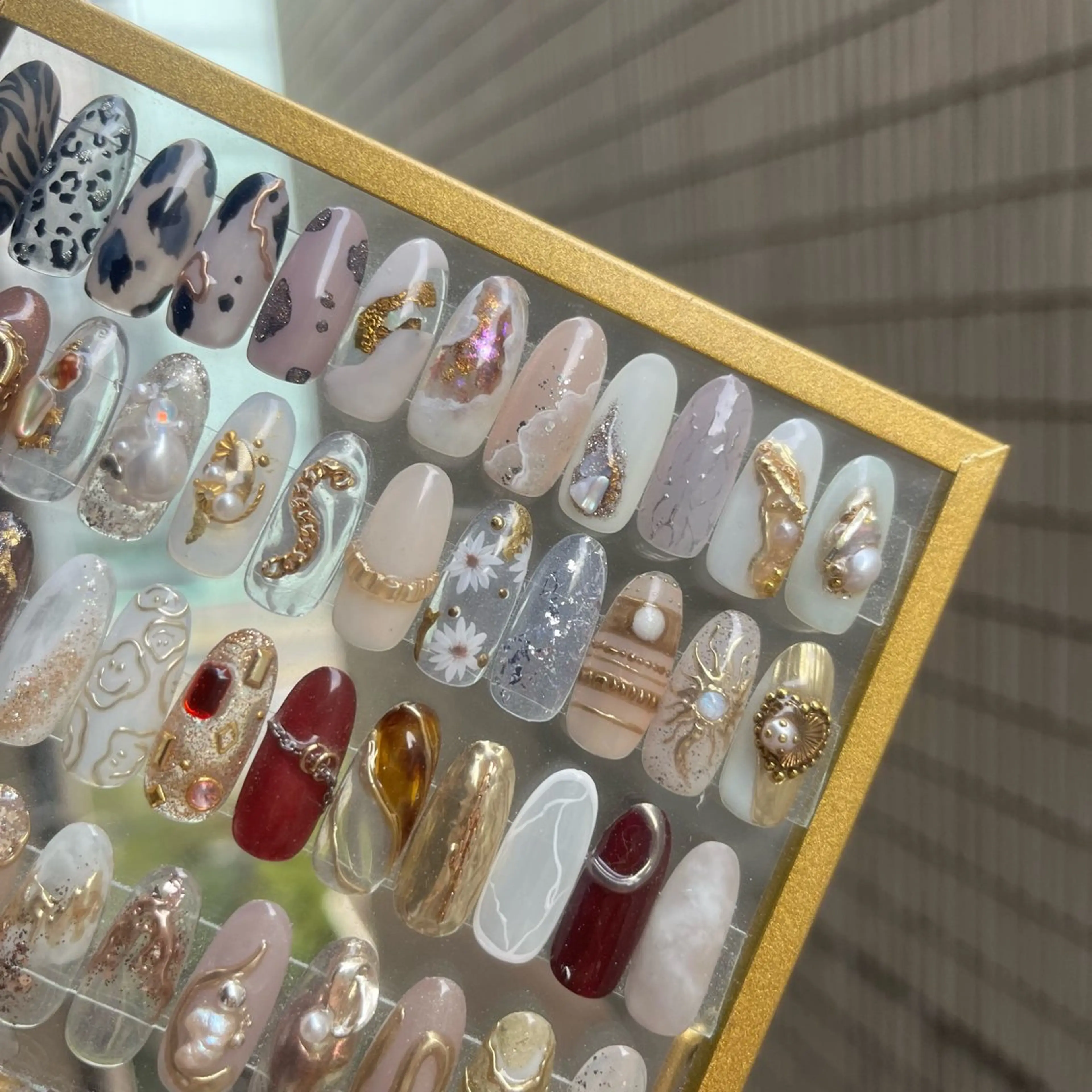 ネイル NORA nail UMEDA MAIのネイルデザイン