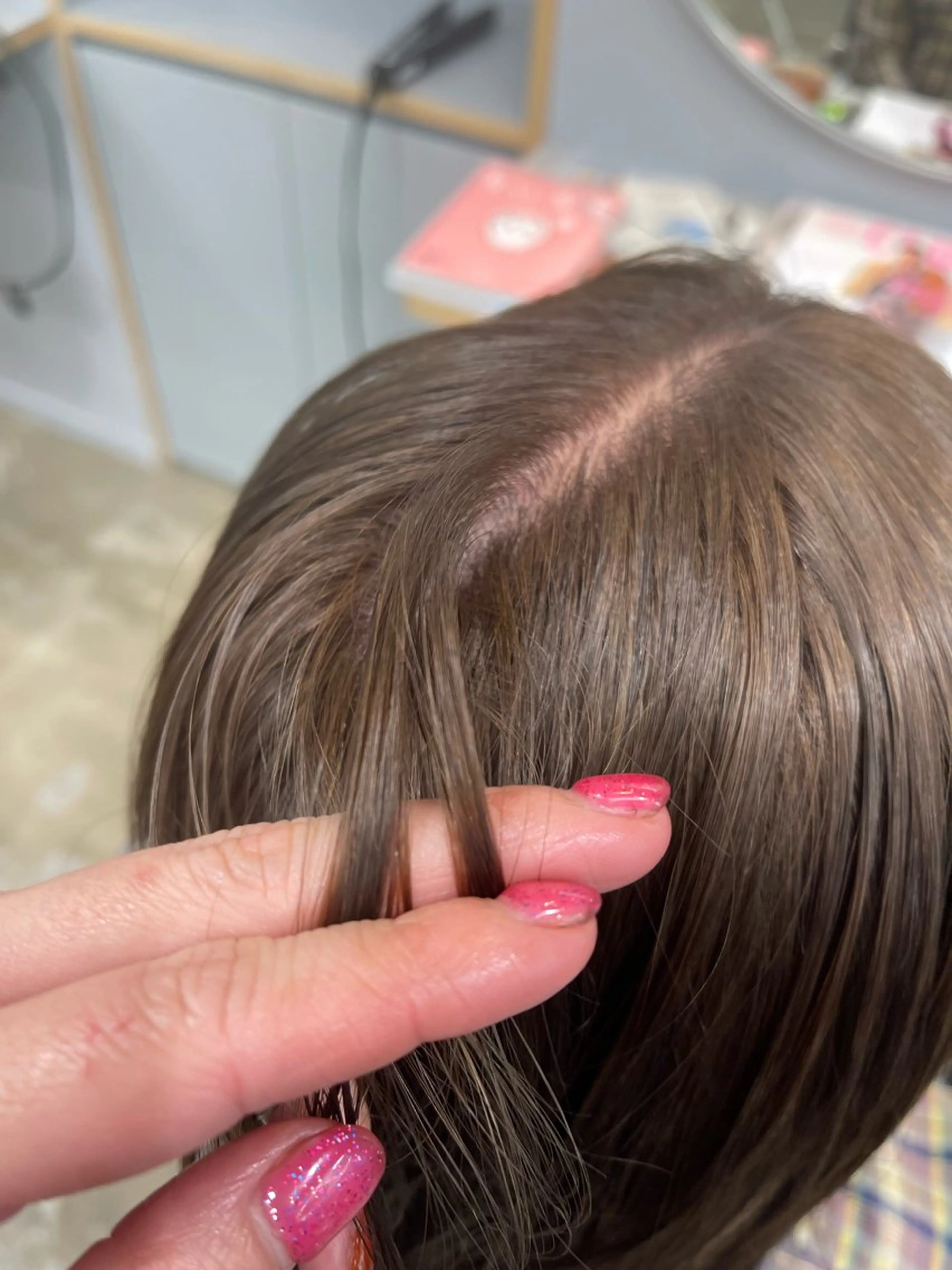 ショート カラー カット ヘアカラー トリートメント 💓パーマ，💗 レイヤーカットのヘアスタイル