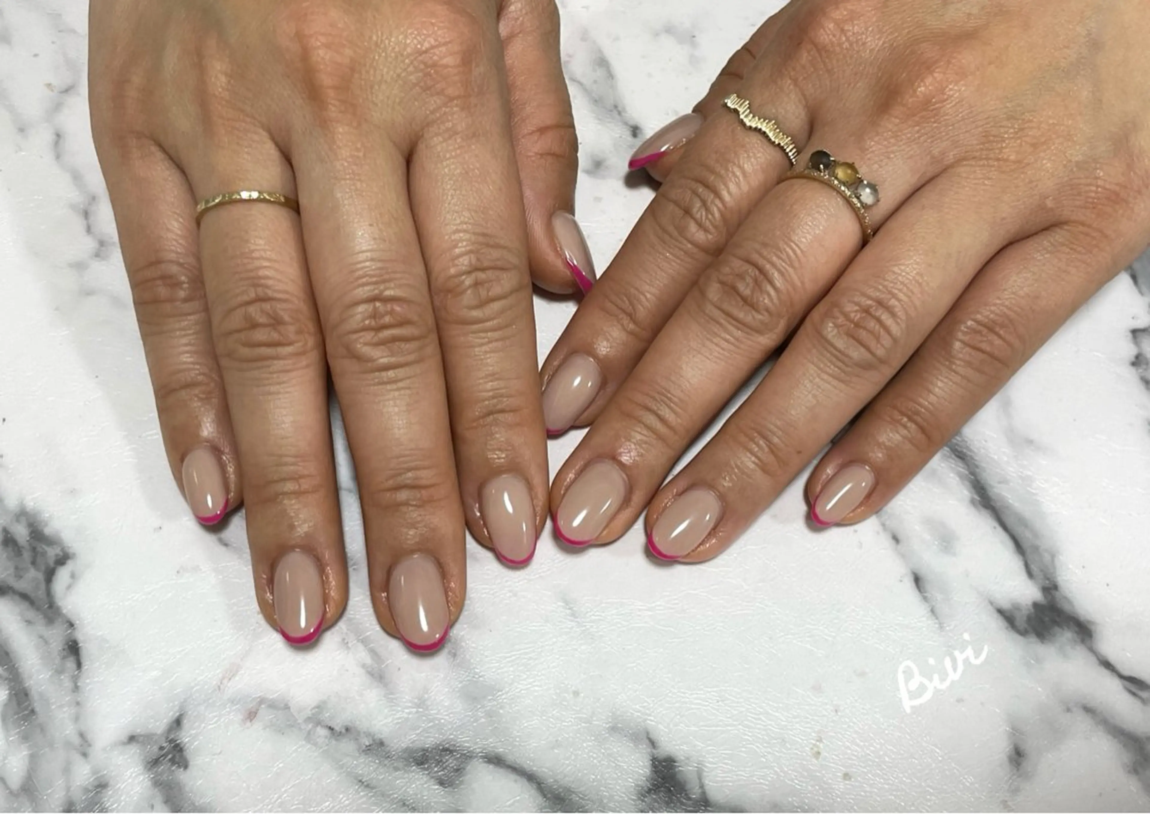 ネイル アートネイル フラッシュネイル フレンチネイル ラメ(グリッター) シルバー ハンドネイル ハンドケア ♡Bivi♡自爪に 優しいネイルサロンのネイルデザイン