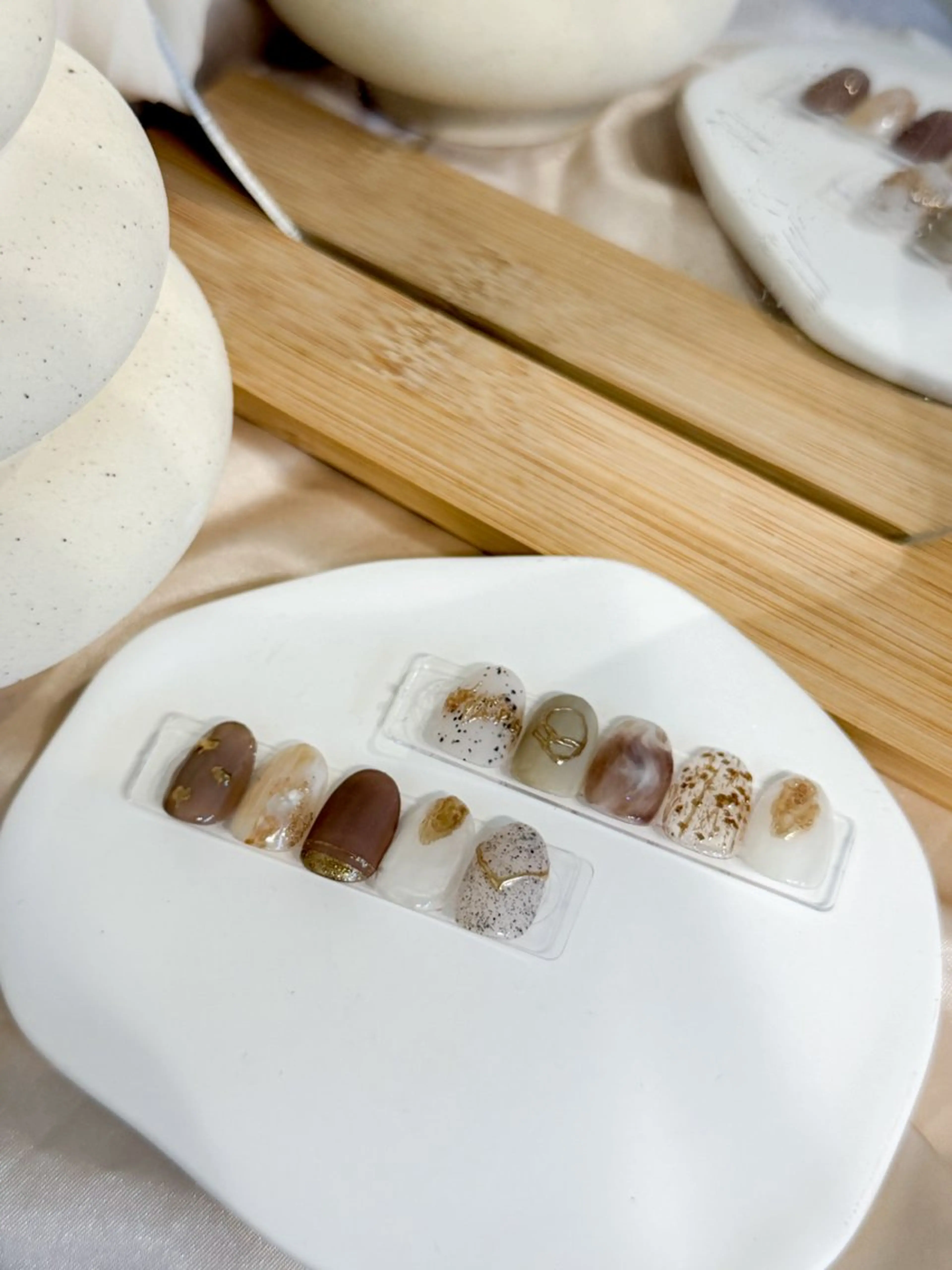 ネイル ハンドネイル フットネイル 岡部 彩美のマツエク・マツパデザイン