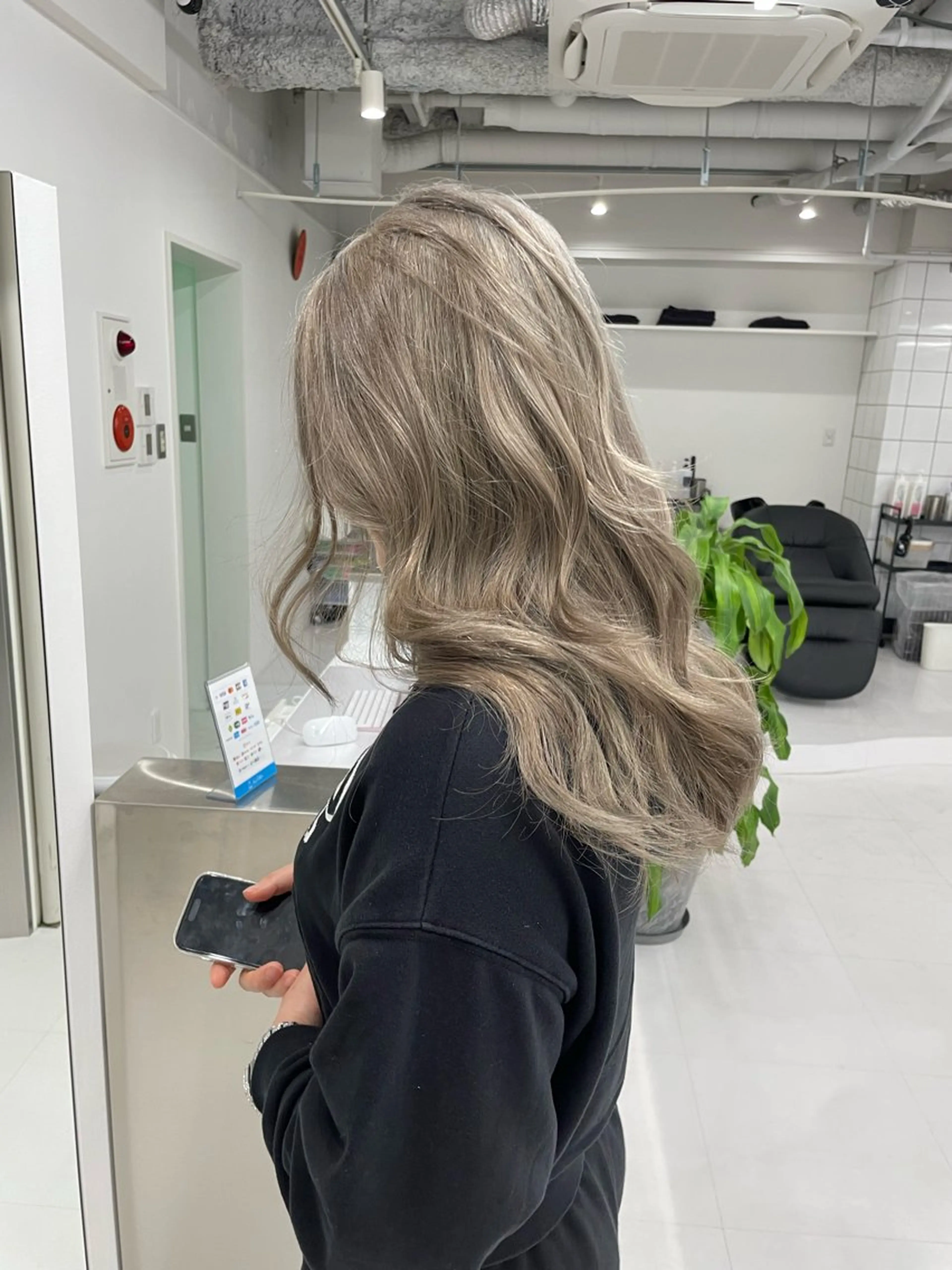 セミロング カラー ヘアアレンジ ブリーチ カット ヘアカラー トリートメント 🎗秋山勇/ GEAR.代表のヘアスタイル