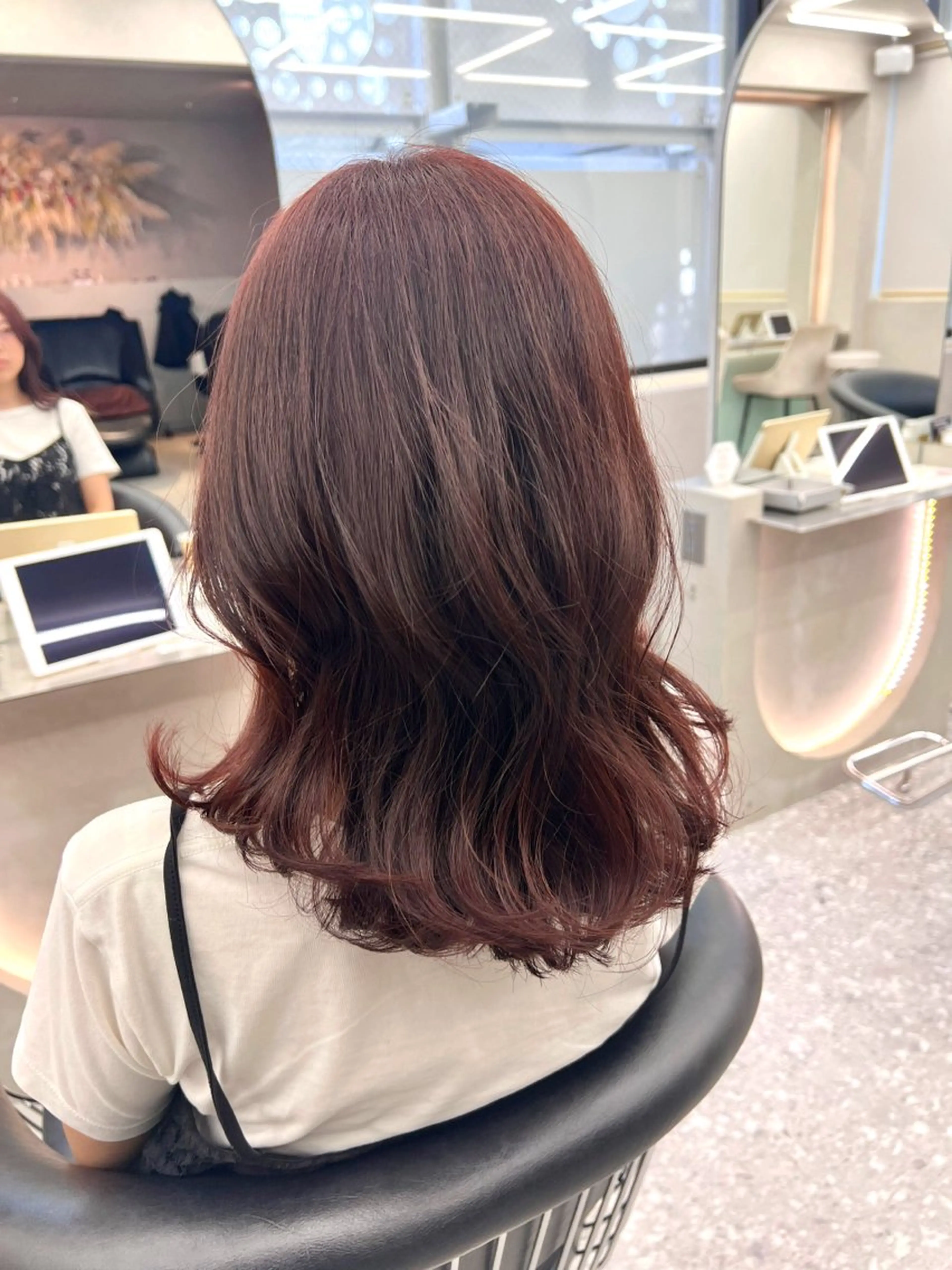 ミディアム カラー 黒髪 ブラウンカラー 似合わせカラー× ウルフカット/ホマレのヘアスタイル