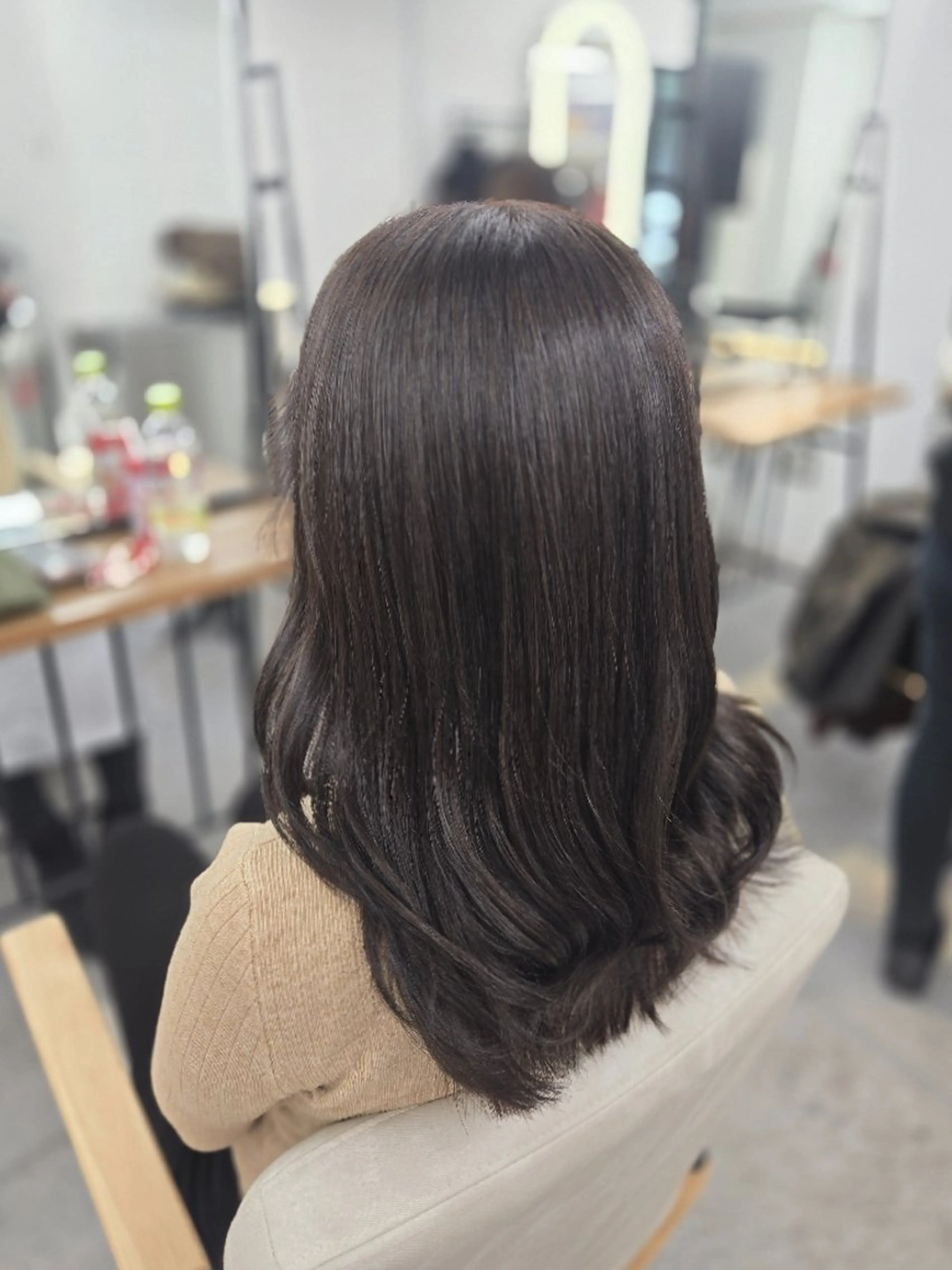 ミディアム カラー 近藤 菜々美のヘアスタイル