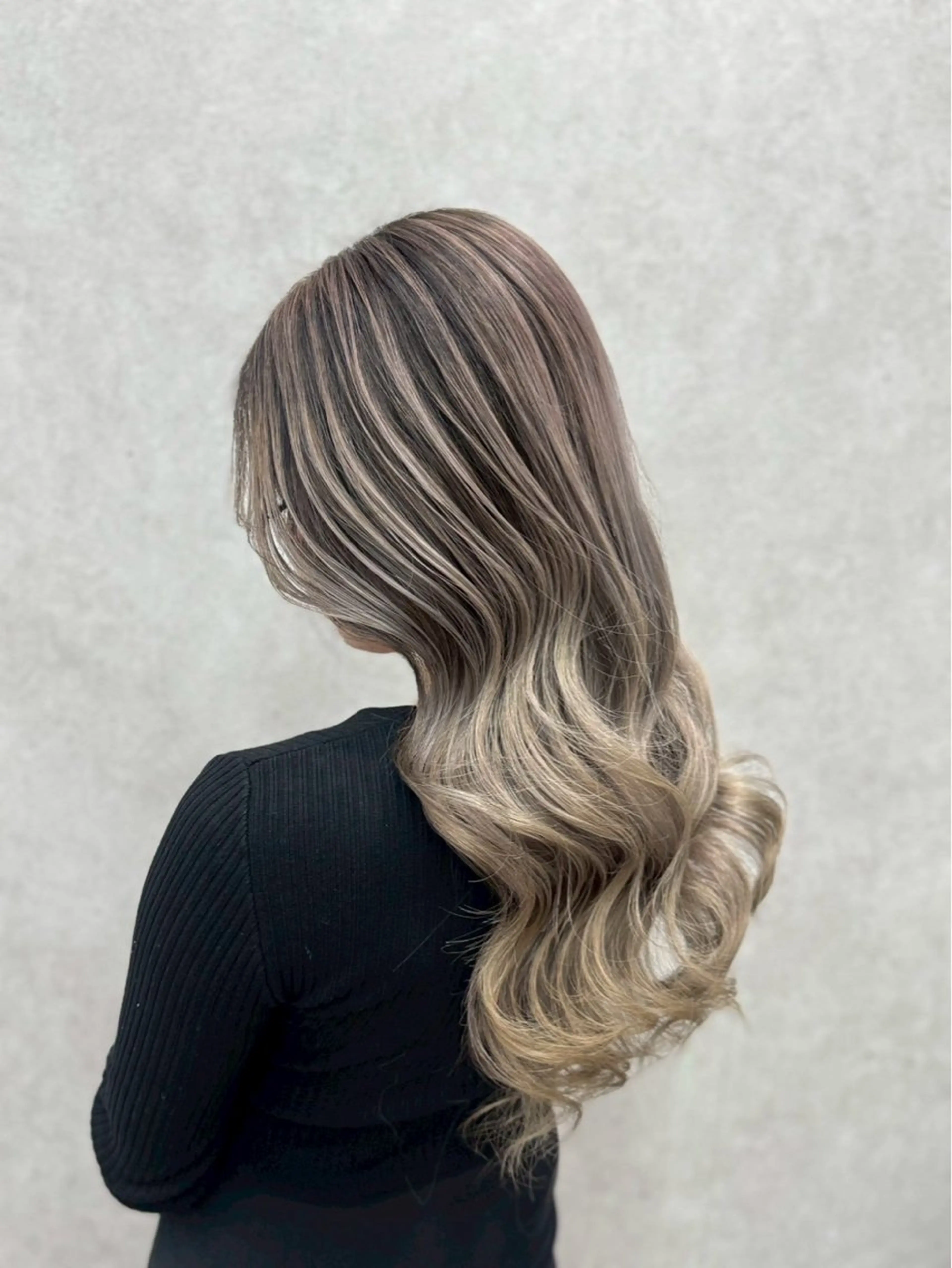 セミロング カラー ヘアカラー トリートメント Lond Le'a /ハイトーンカラーのヘアスタイル