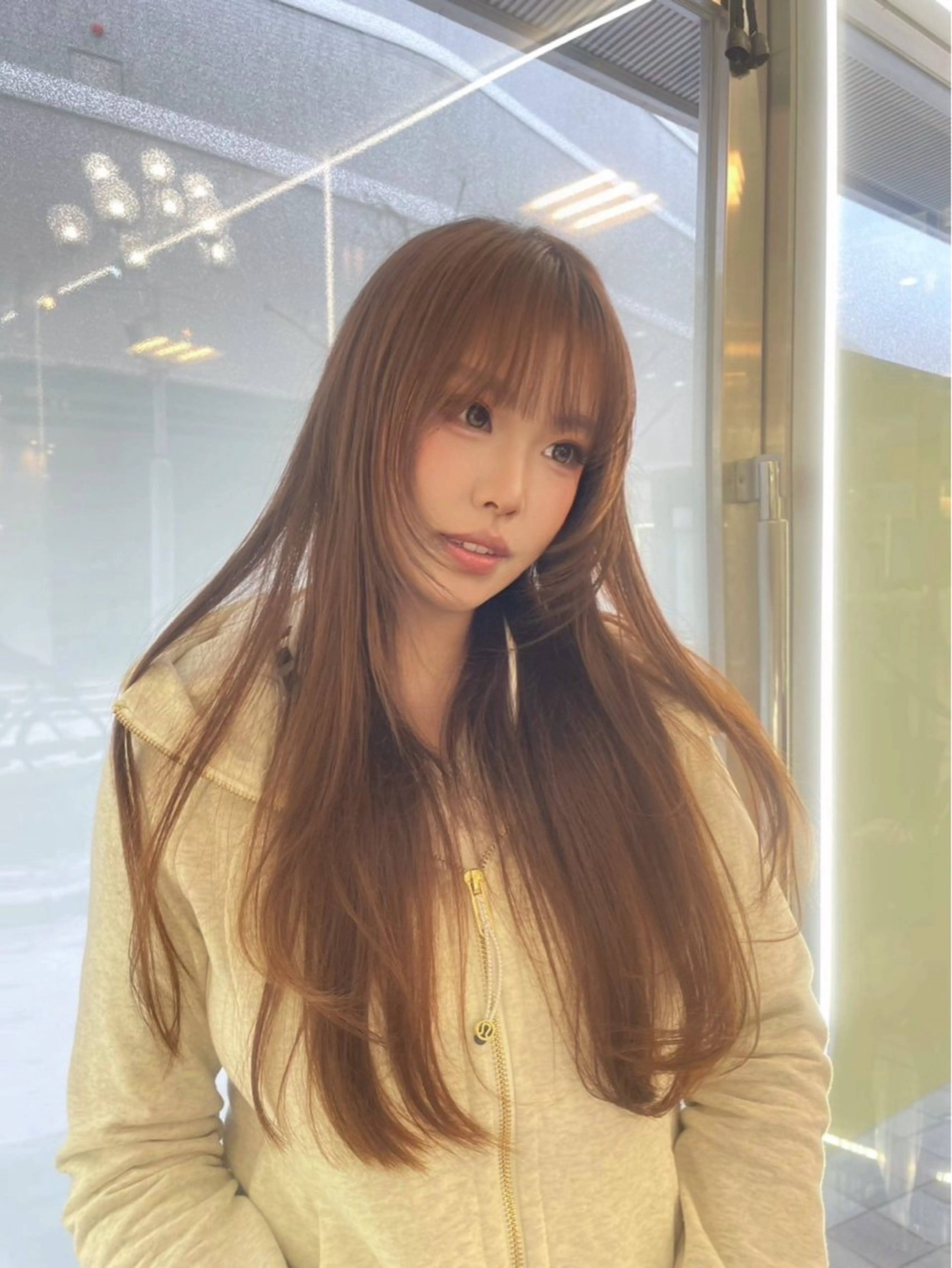 ロング カット ヘアカラー lift by mag所属・ユナ ナチュラル／透明感のヘアスタイル