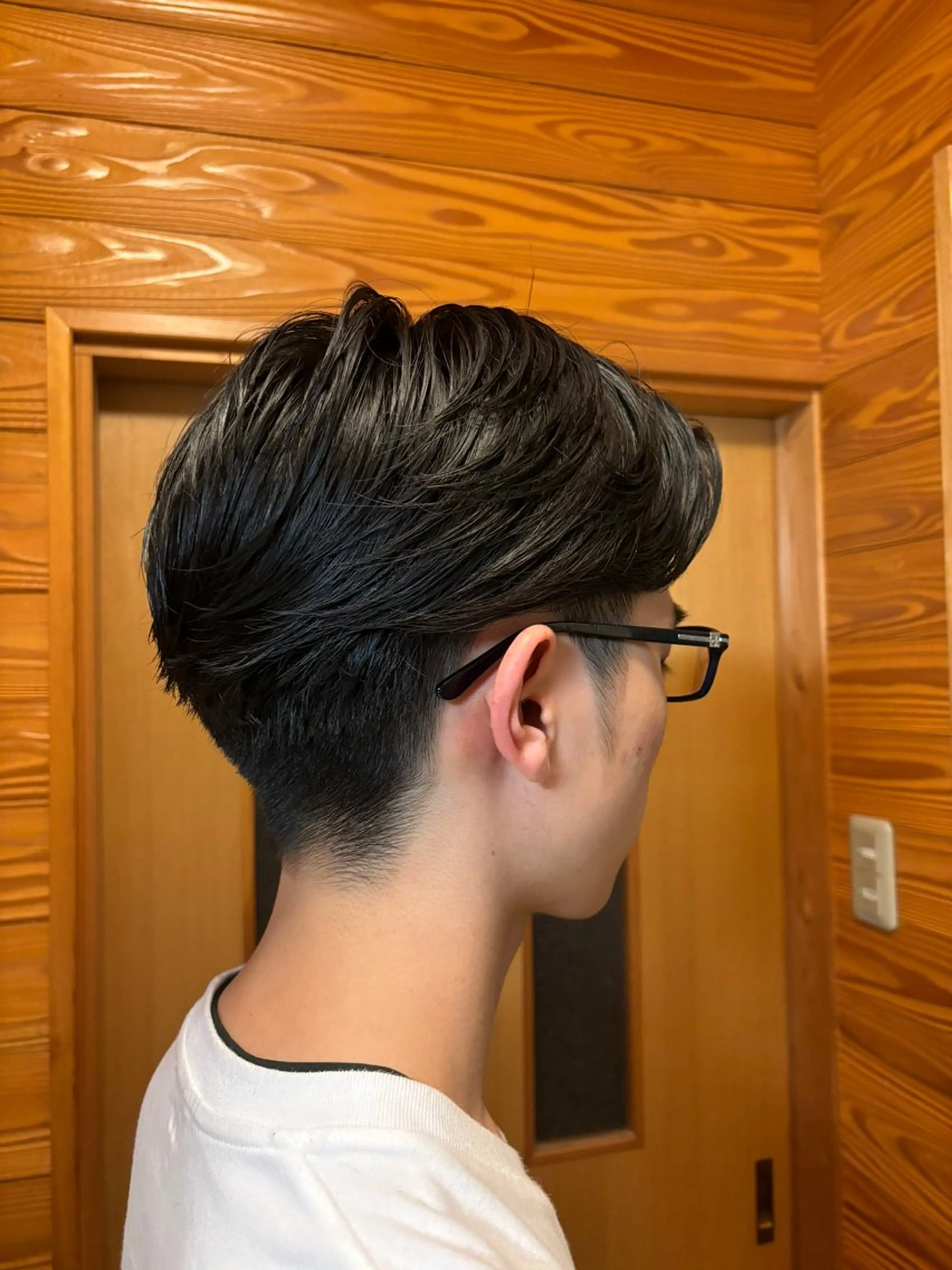 ミディアム メンズ 日野 慎鷹のヘアスタイル