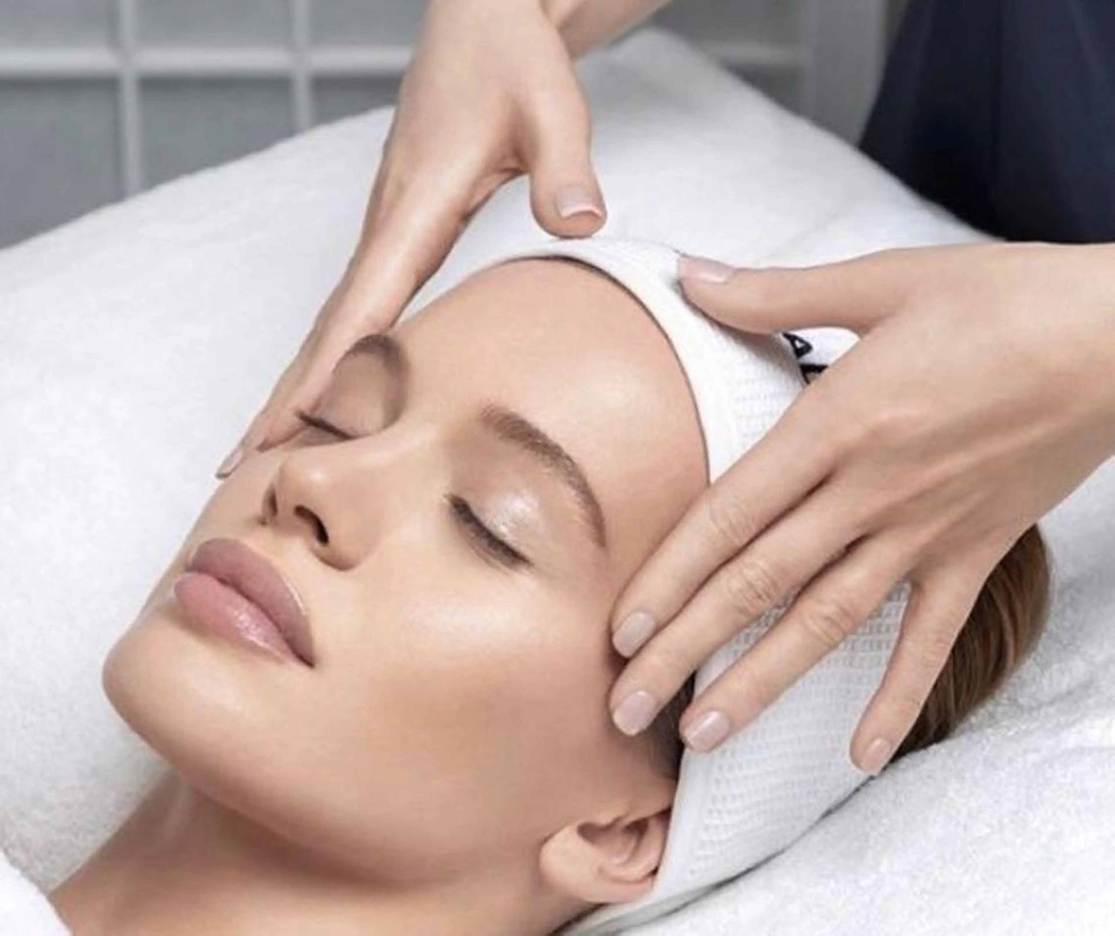 アイブロウ A.i.a (エーアイエー)の眉毛・アイブロウイメージ