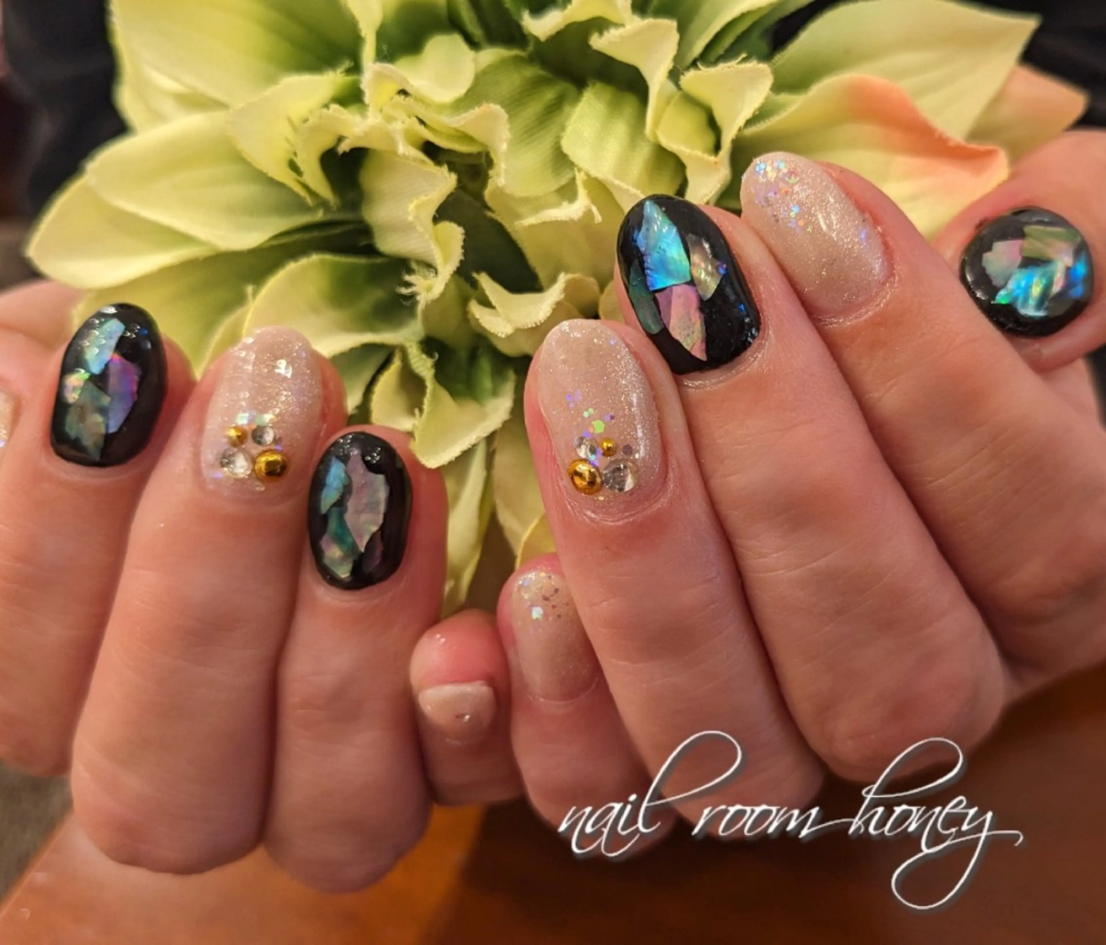 ネイル ホワイト nail room  honeyのネイルデザイン