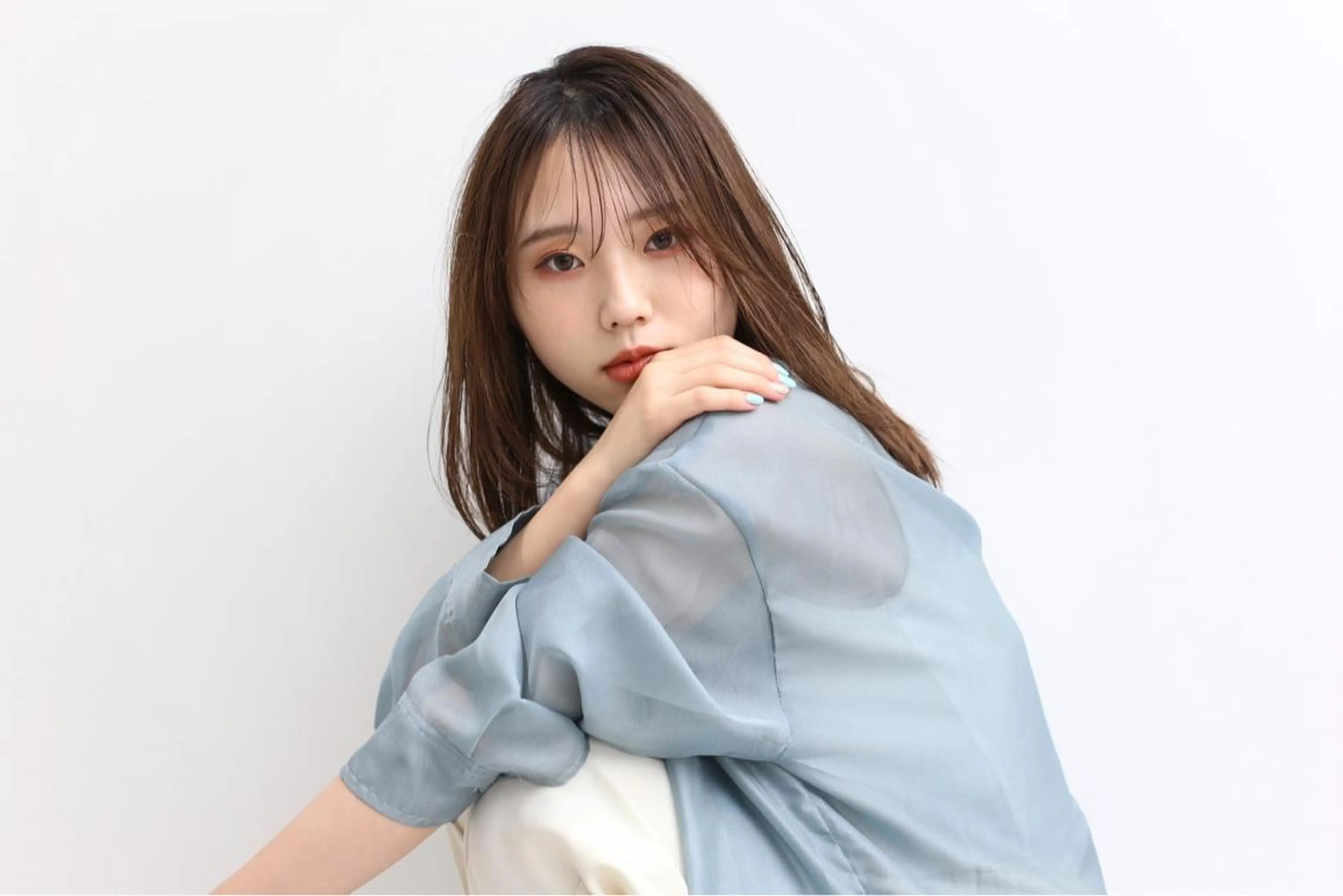 セミロング 韓国風🇰🇷うる艶 レイヤー/海青🫧のヘアスタイル