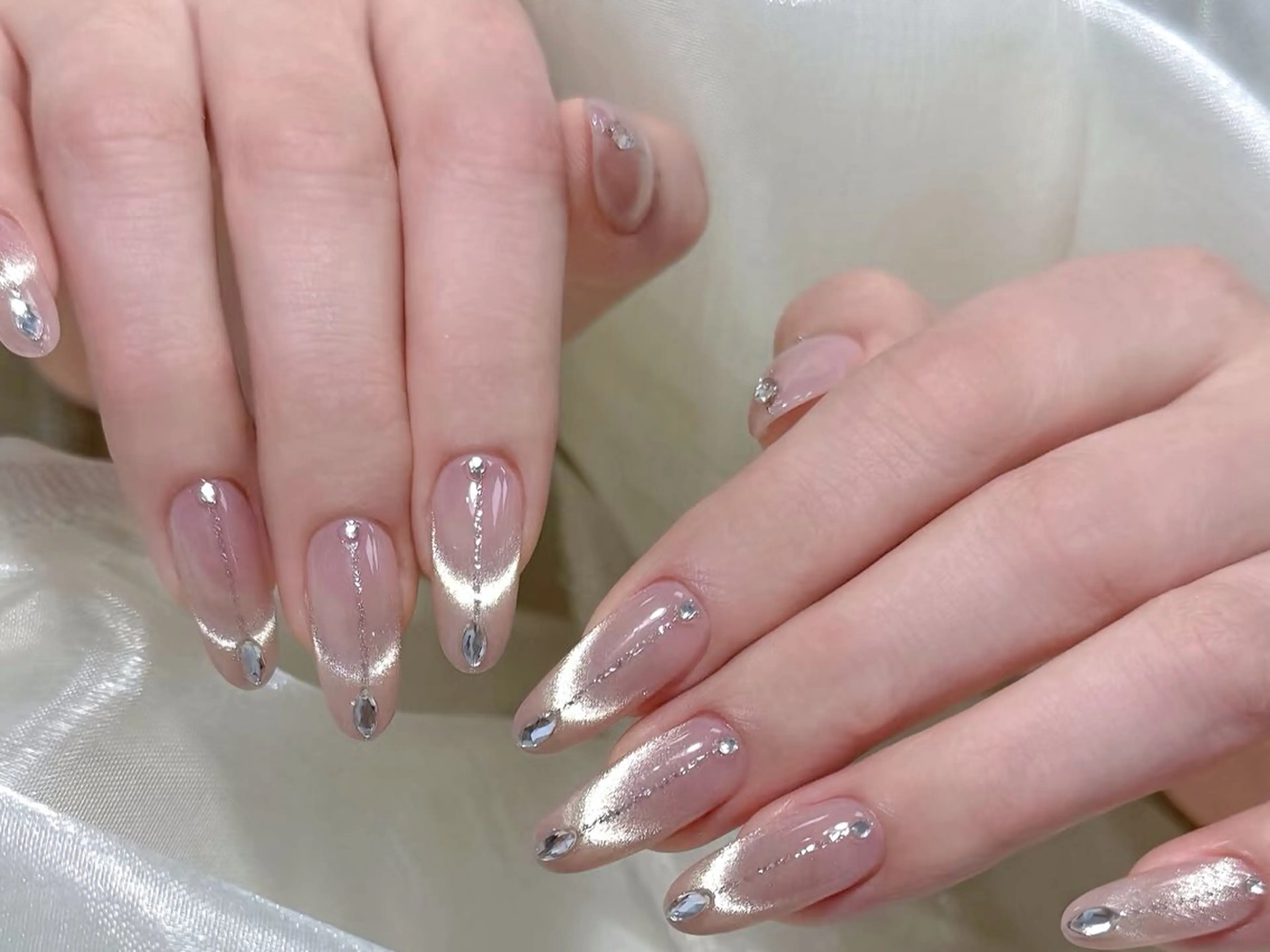 ネイル フレンチネイル マグネットネイル マグネットフレンチ ハンドネイル ハンドケア DarkHoney 池袋店のネイルデザイン