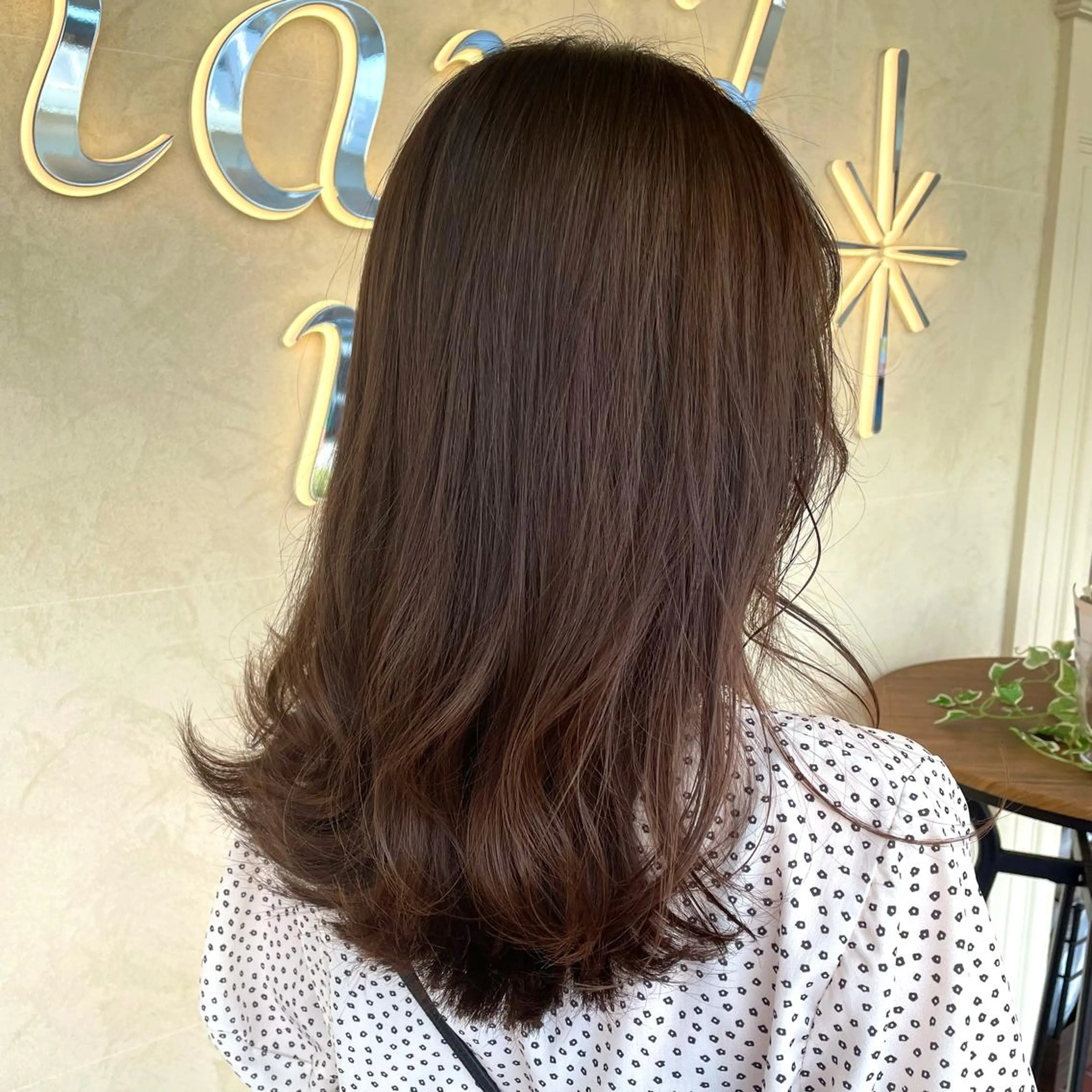 ロング カラー ブリーチ ブラウンカラー モカブラウン ブリーチなしカラー 心斎橋/ブリーチなし 髪質改善/レイヤーのヘアスタイル