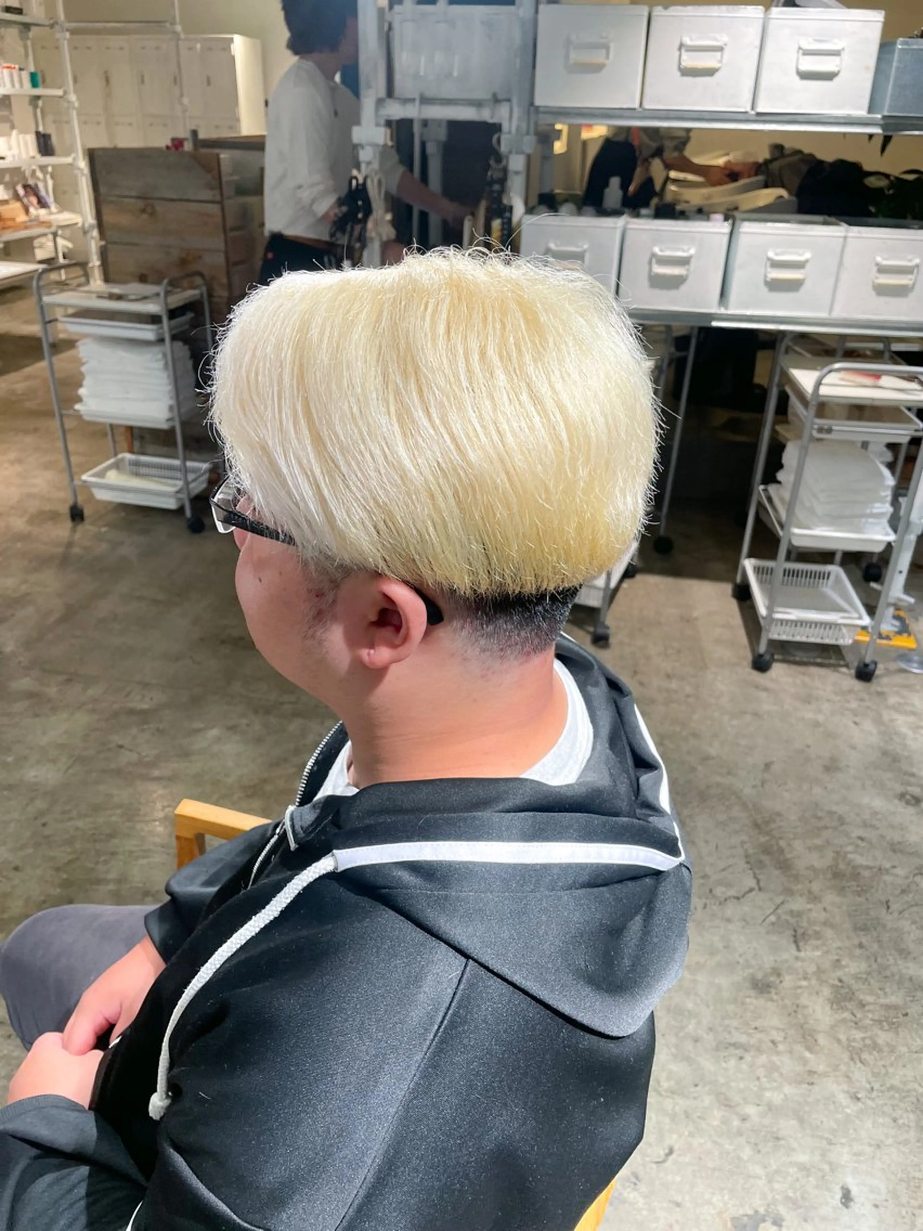 カラー メンズ メンズブリーチ ツーブロック 刈り上げ ブリーチ 抜きっぱなしブロンド ハイトーン/レイヤー /ケアブリーチ石川治のヘアスタイル