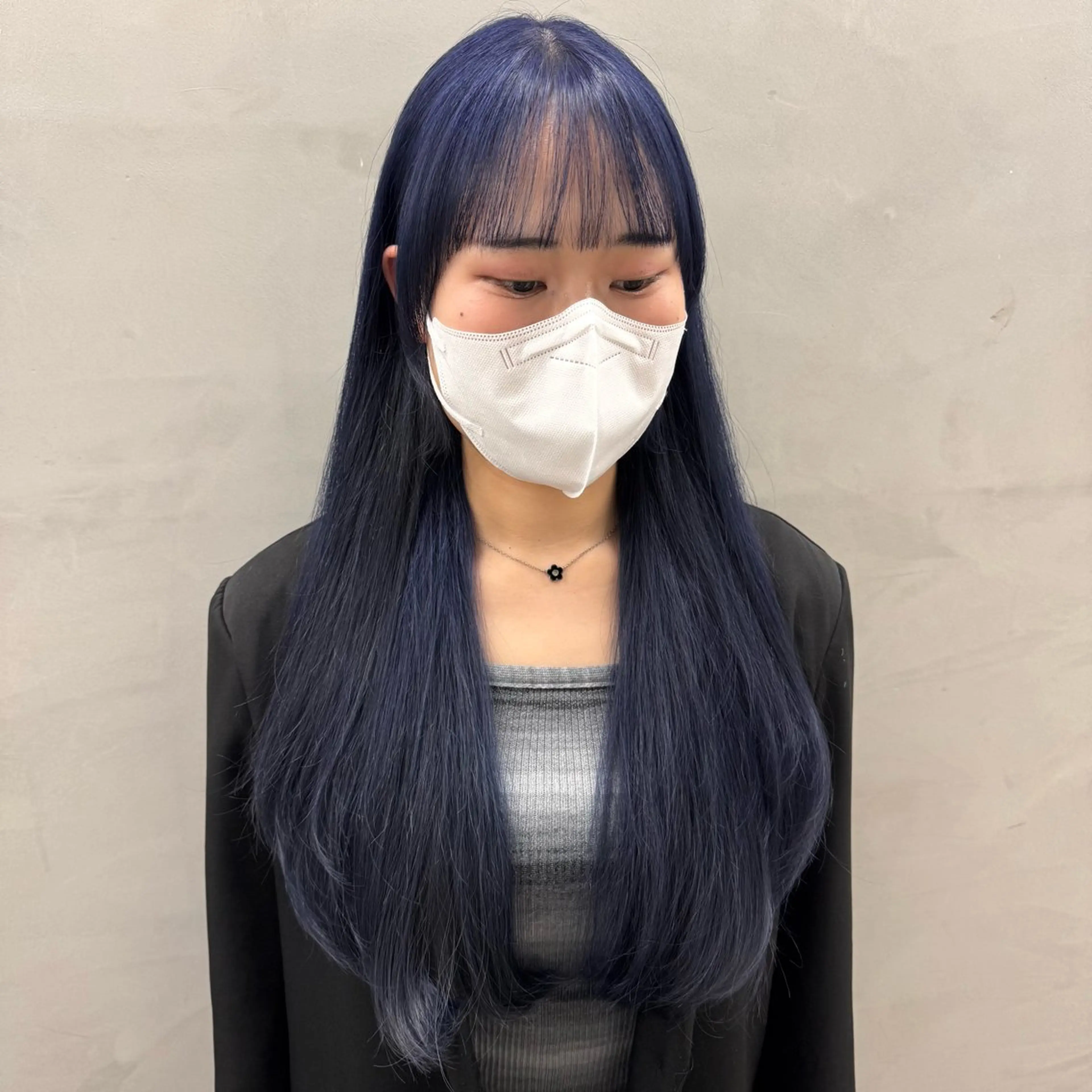 セミロング カラー ヘアアレンジ メンズ メンズブリーチ メンズ韓国風 アッシュ アッシュグレー ブリーチ ヘアカラー トリートメント 🌟🍒ハイトーン 韓国ヘア/ユウミのヘアスタイル