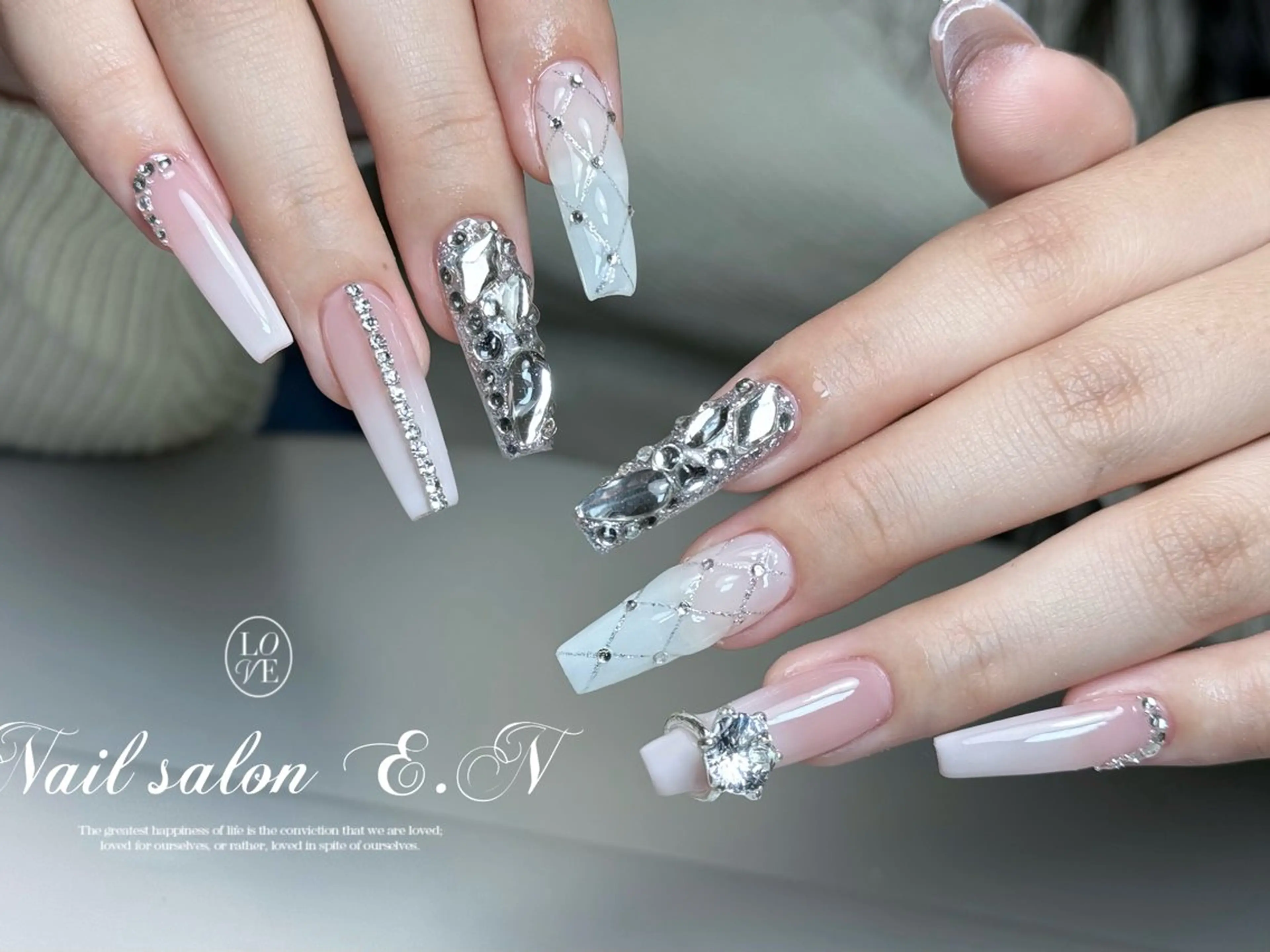 ネイル アートネイル オーロラネイル ガーリー キラキラネイル 韓国ネイル ハンドネイル E.N🦋 長さ出し/持ち込みのネイルデザイン