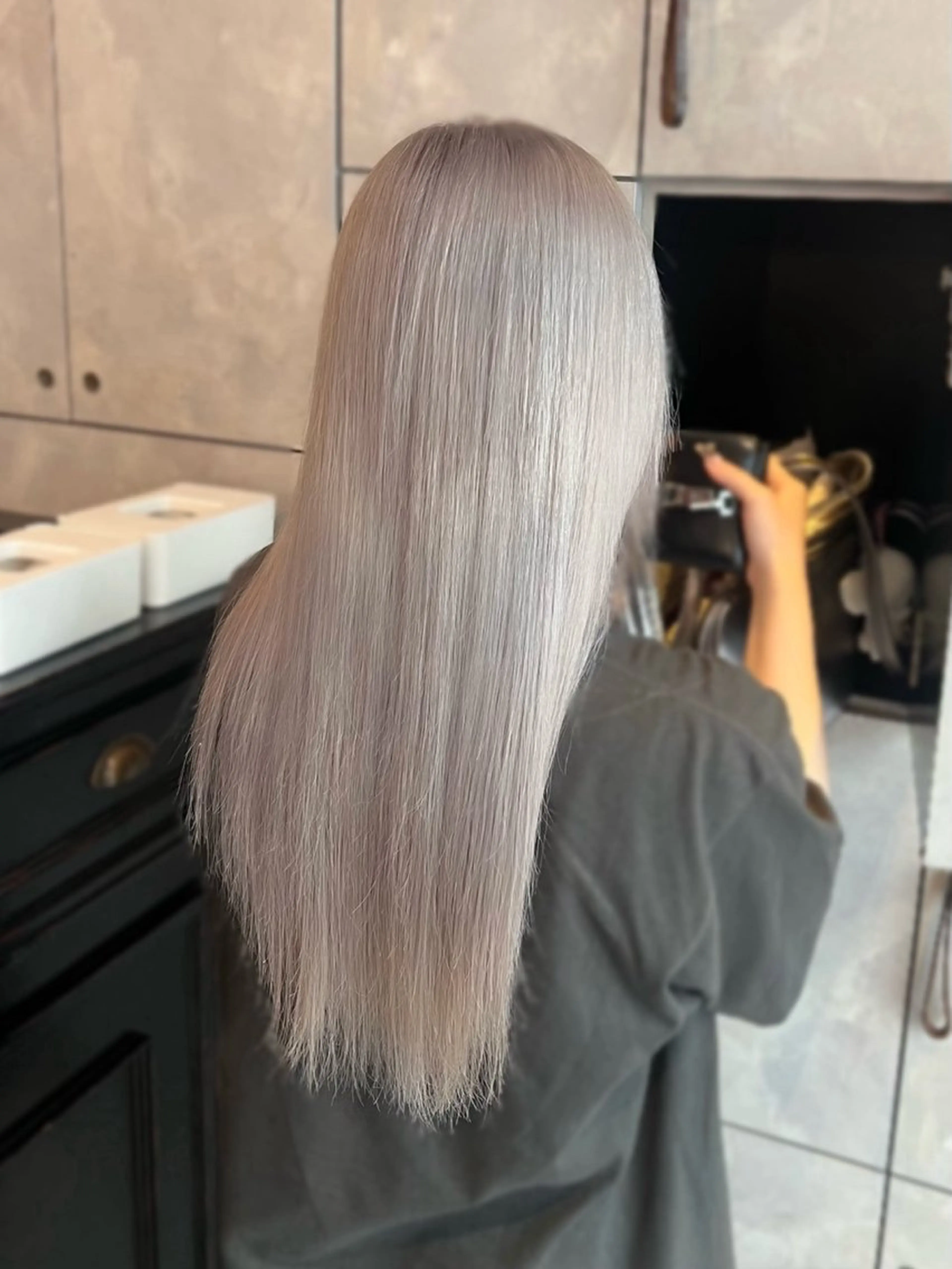 ロング カラー 🎀ハイトーン・艶 カラー HANA🎀のヘアスタイル
