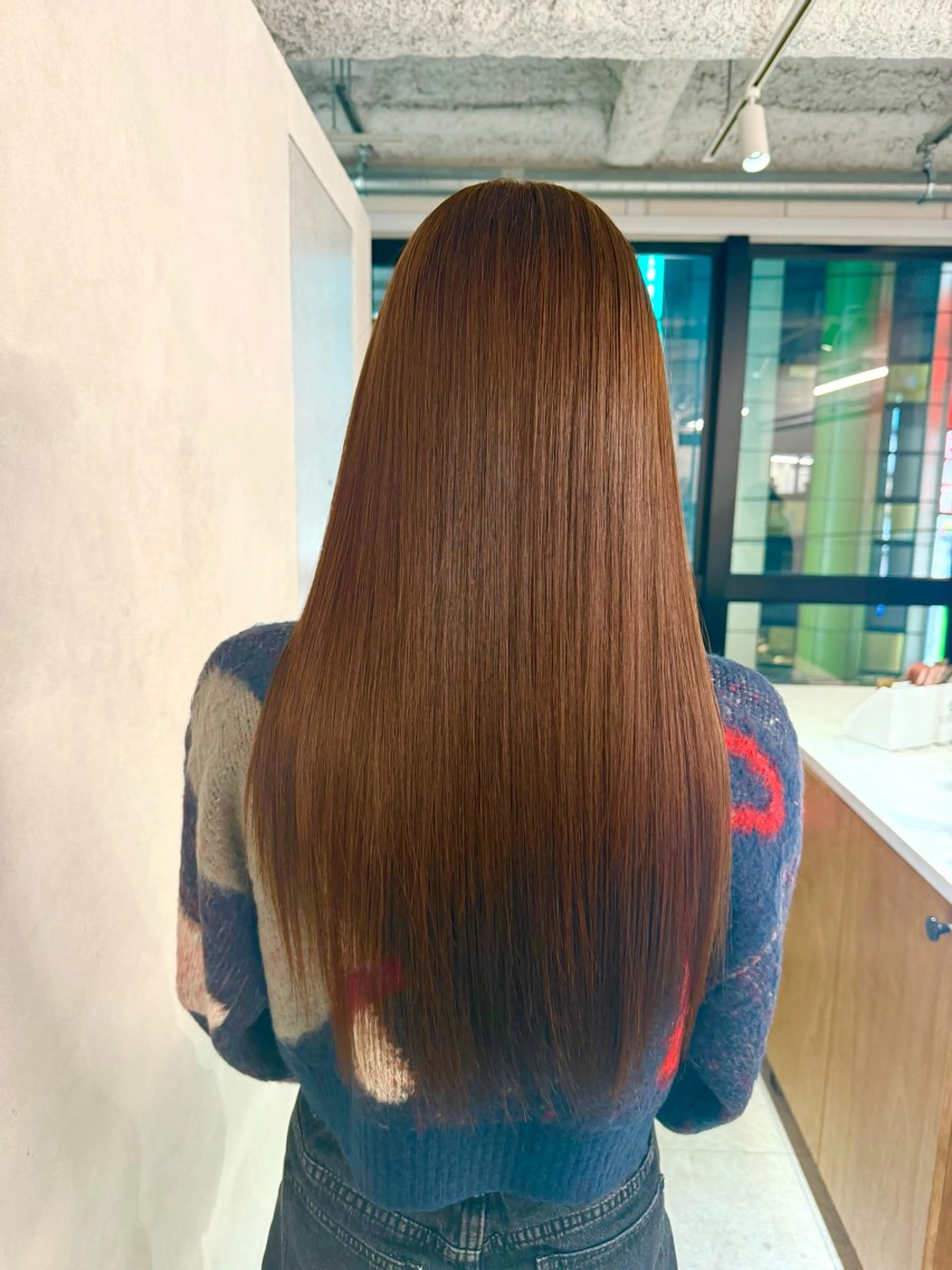 ミディアム カラー ブリーチ 透明感カラー ダブルカラー ブリーチなしカラー 顔周りカット 新島 涼のヘアスタイル