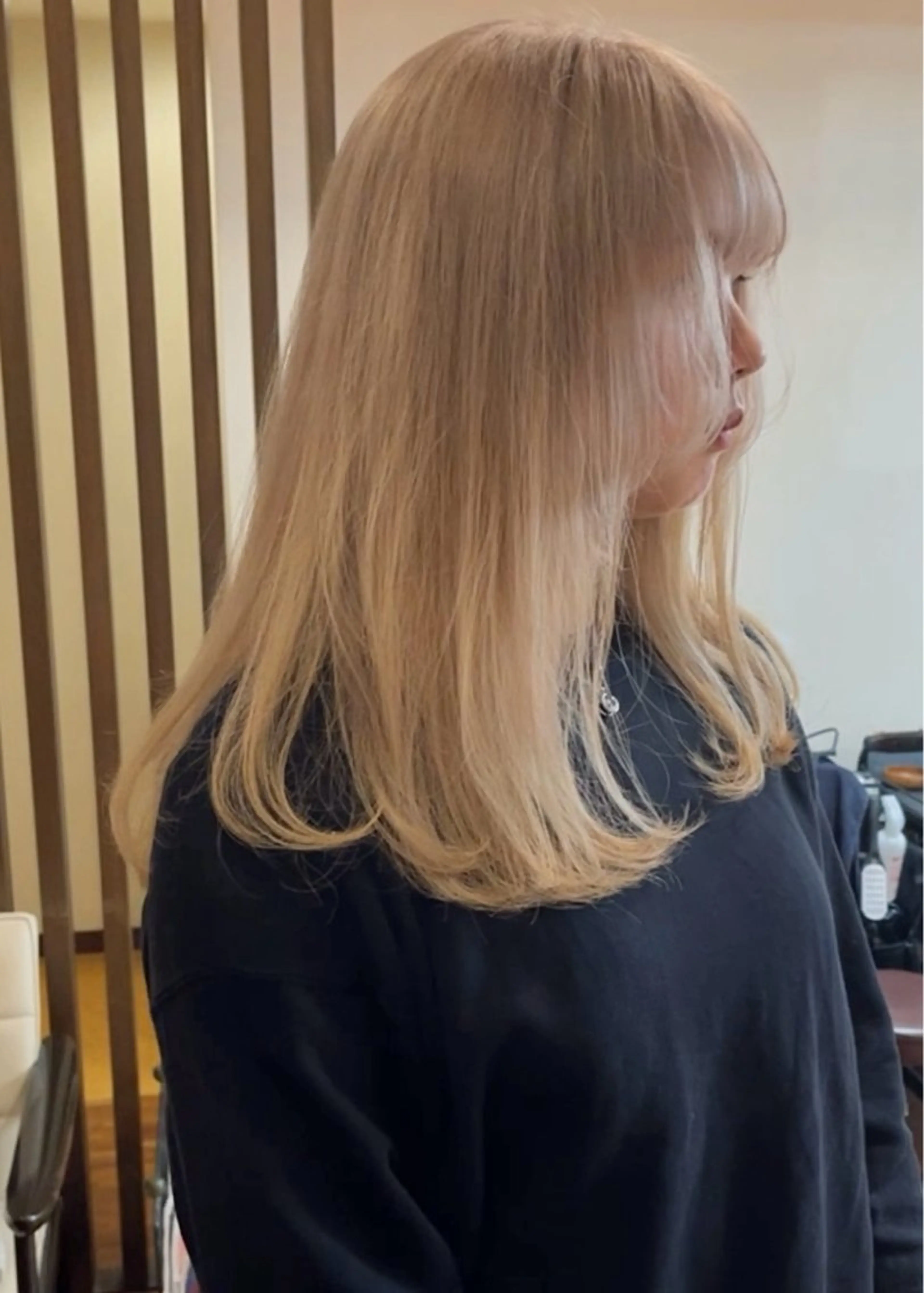 ロング カラー ベージュカラー ホワイトベージュ カット ヘアカラー トリートメント 田室 和幸のヘアスタイル