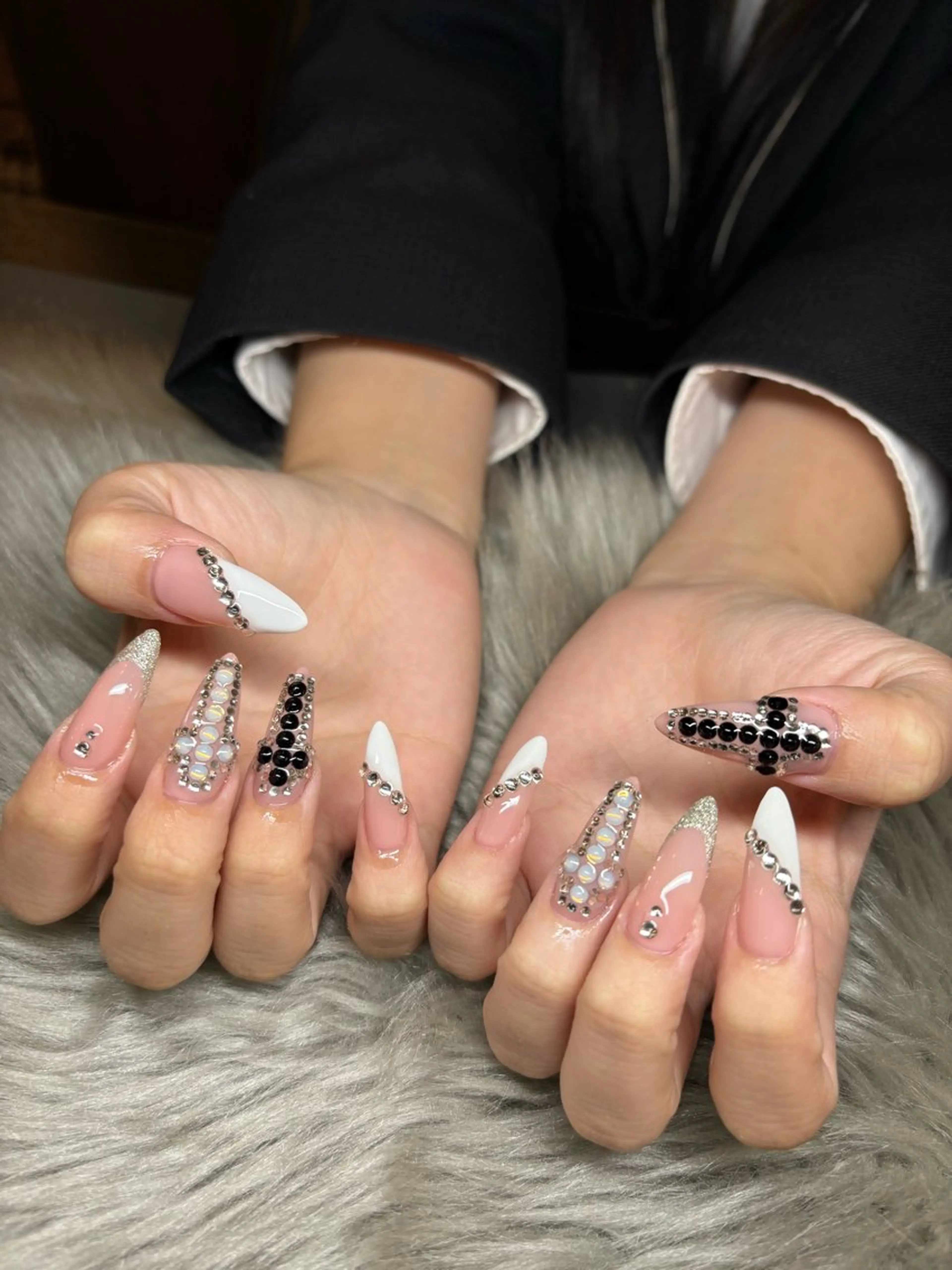 ネイル Tobayama 🐈‍⬛໒꒱· ﾟのネイルデザイン