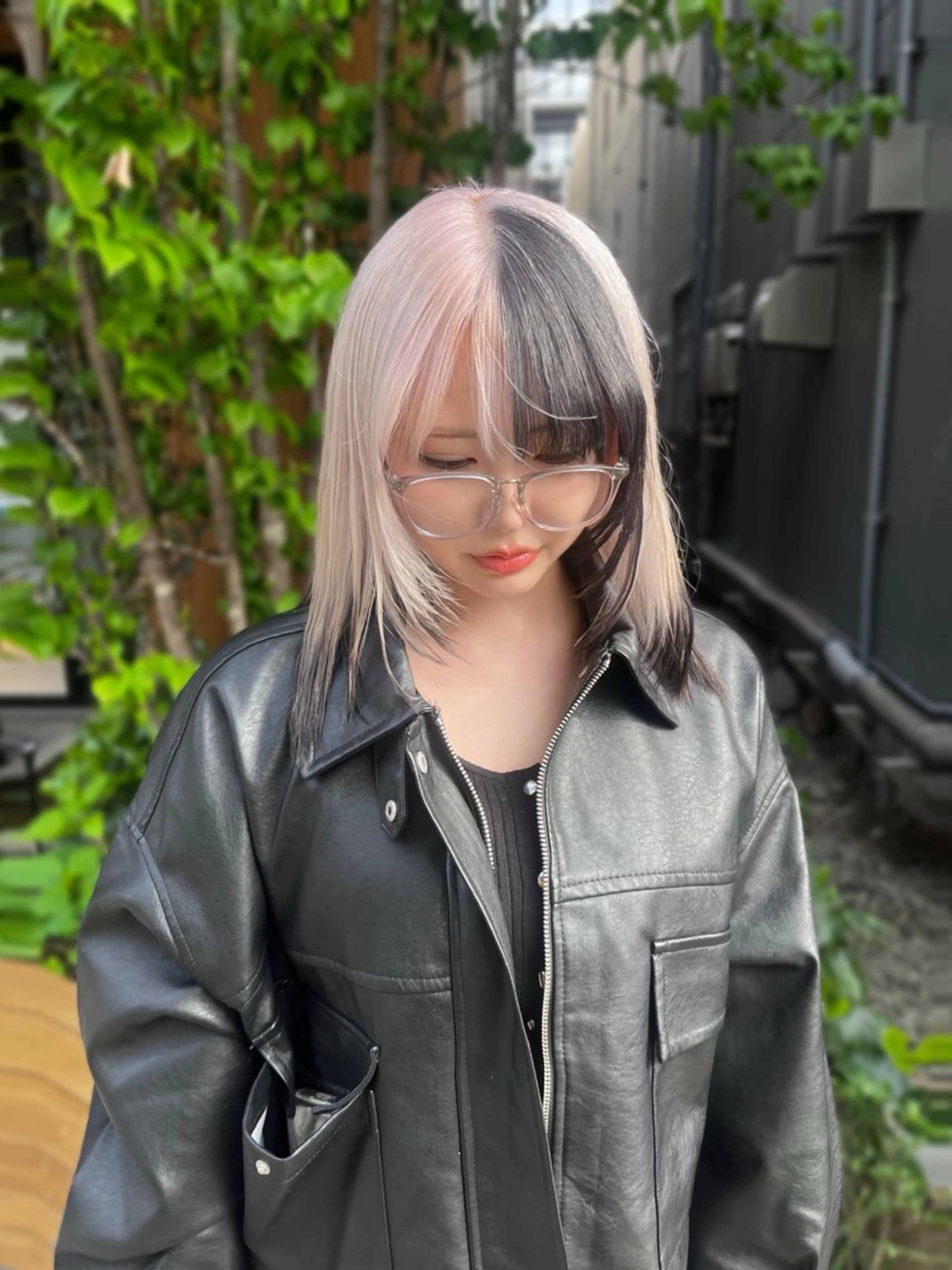 セミロング カラー ブリーチ ケアブリーチ ハイトーンカラー TOTA 唯一無二カラーのヘアスタイル