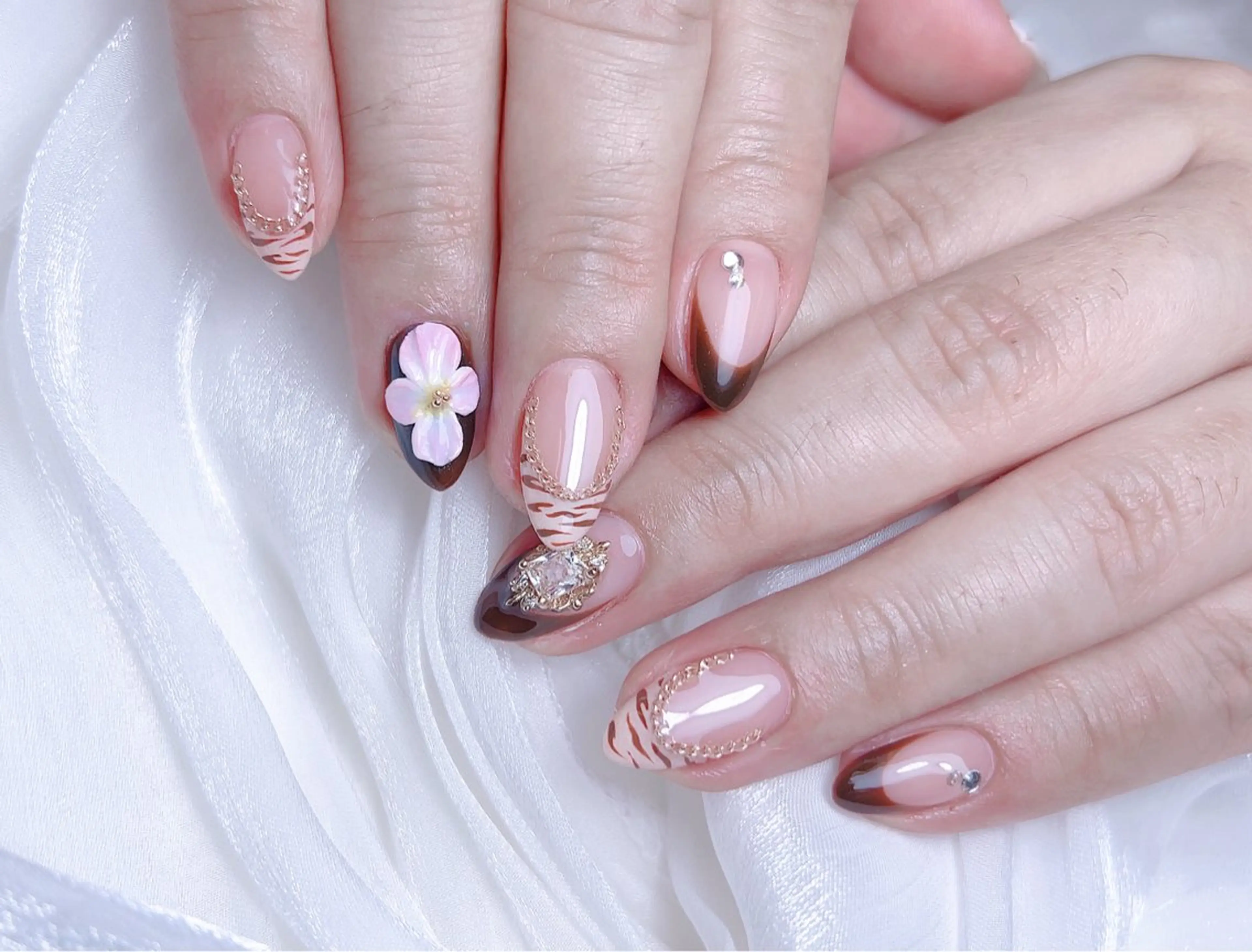 ネイル M🌷nail 長さだし専門店のネイルデザイン